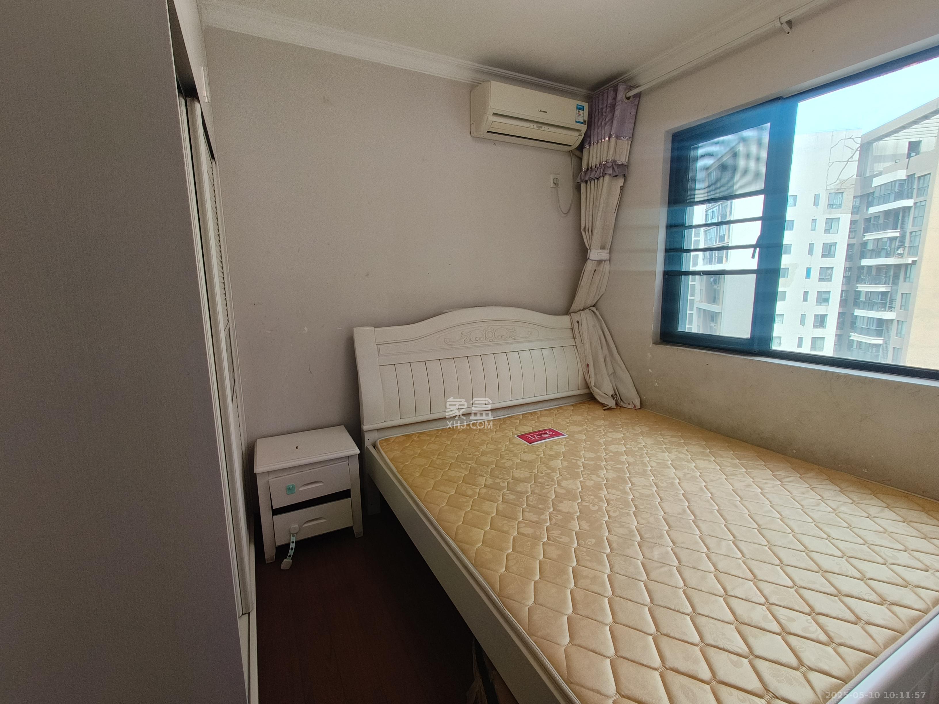 万科城 3室2厅1卫 2300.0元/月 万科城 3室2厅1卫 2300.0元/月室内图