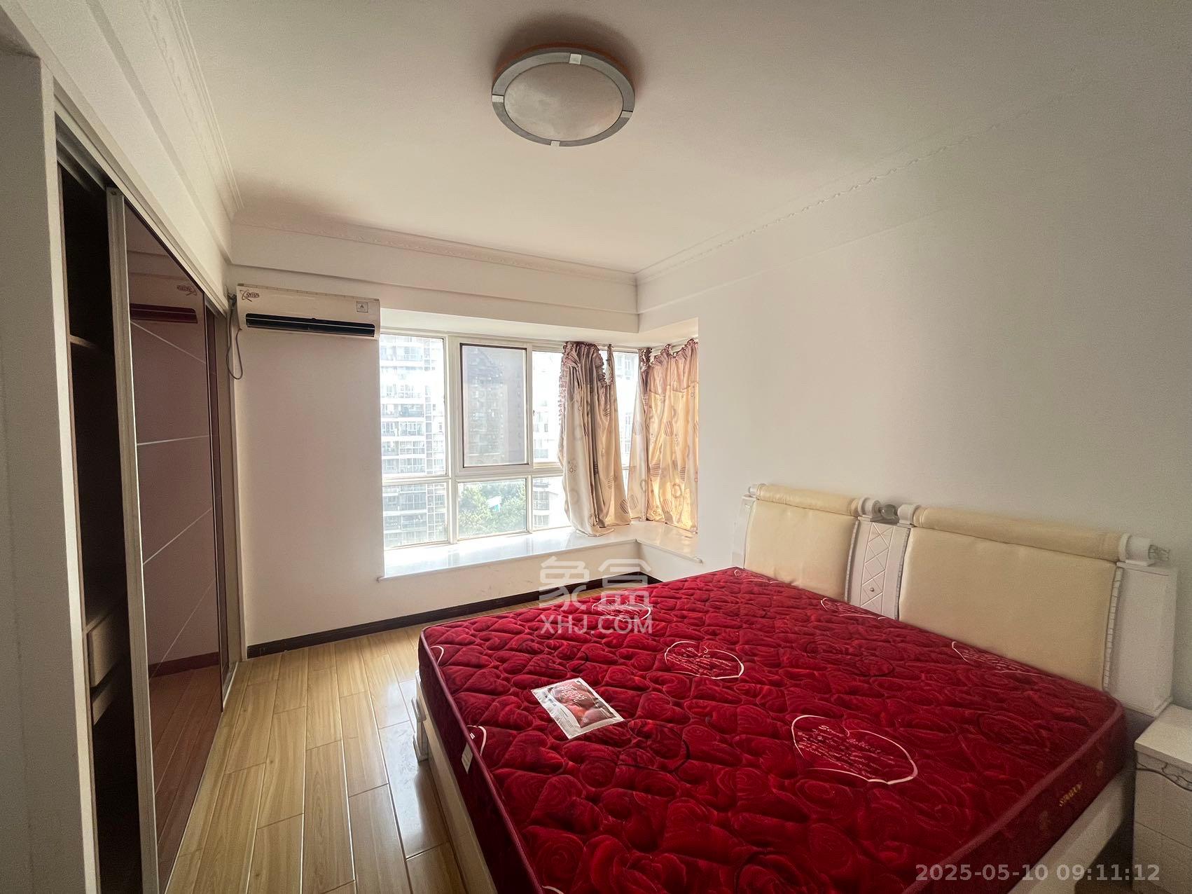 麓山润城 4室2厅2卫 2000.0元/月 麓山润城 4室2厅2卫 2000.0元/月室内图