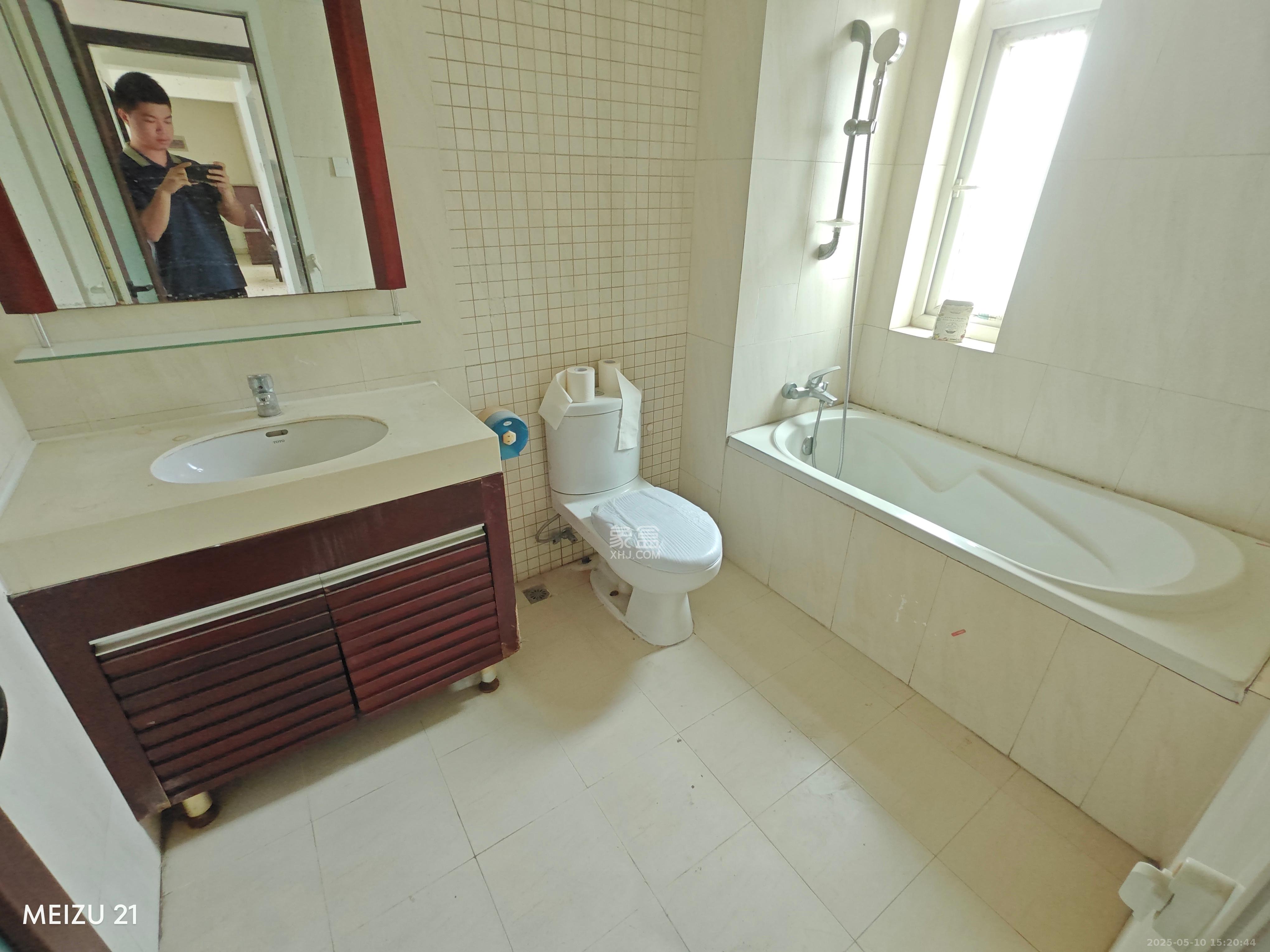 珠江花城一期桂苑  3室2厅2卫    2000.0元/月 珠江花城一期桂苑  3室2厅2卫    2000.0元/月室内图