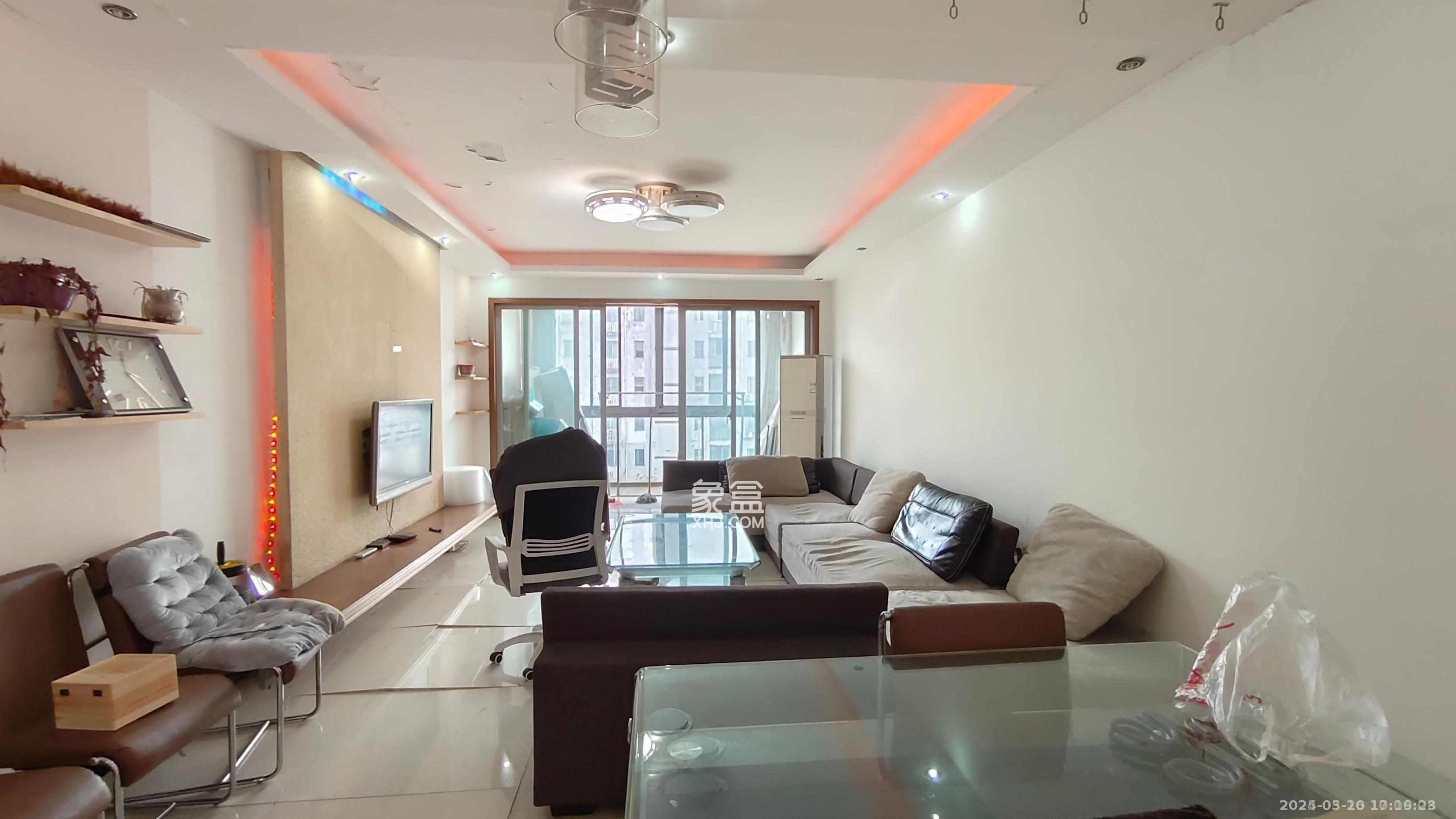 阳光100二期 1室2厅2卫 2500.0元/月 阳光100二期 1室2厅2卫 2500.0元/月室内图