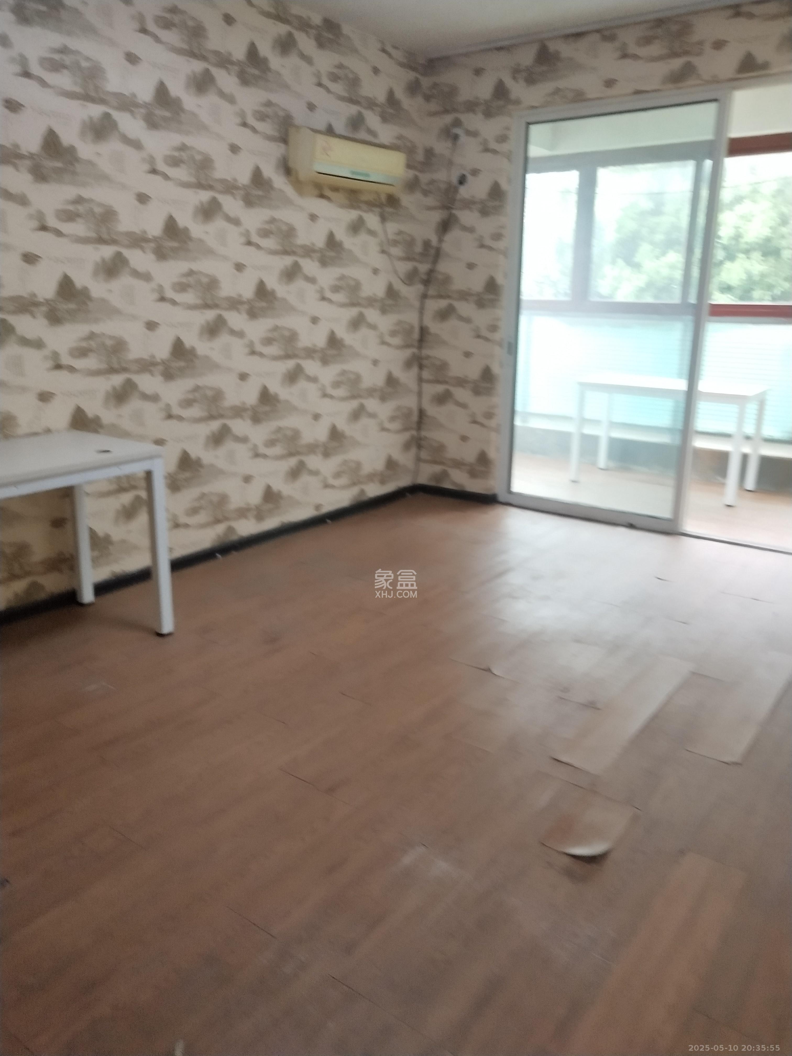 湘麓国际  4室2厅2卫    3000.0元/月室内图