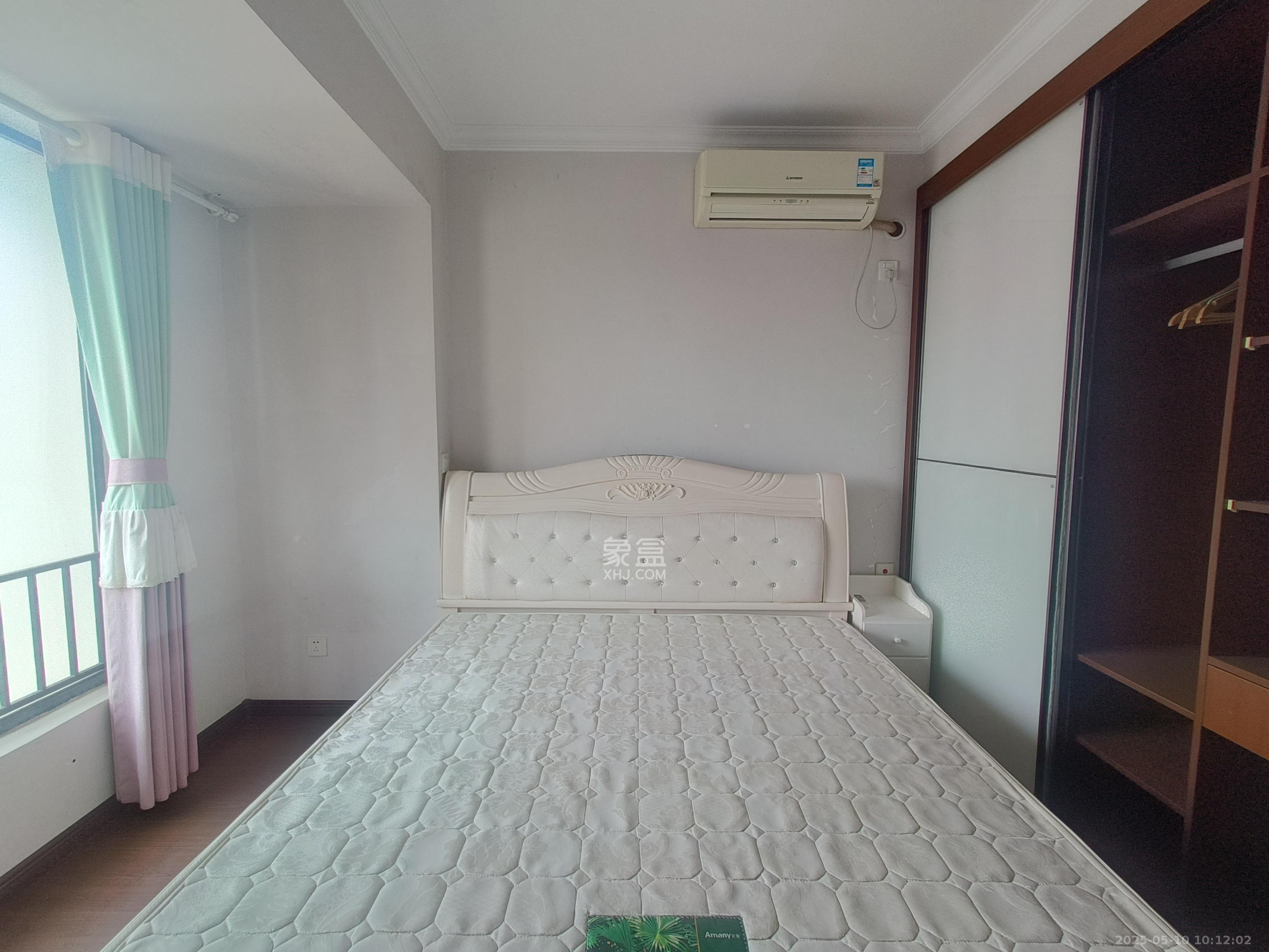 万科城 3室2厅1卫 2300.0元/月 万科城 3室2厅1卫 2300.0元/月室内图