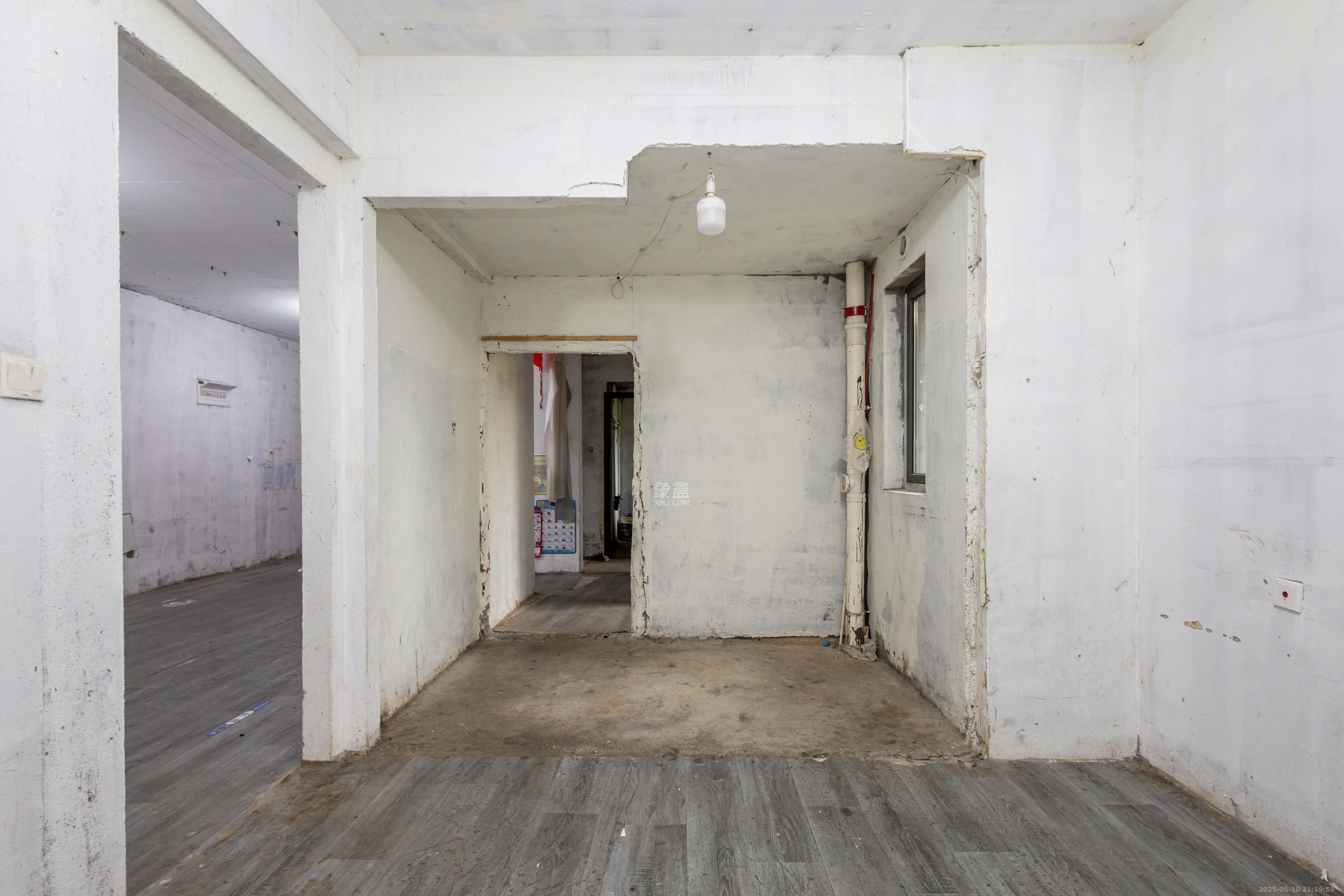 金科景朝集美星宸 3室2厅2卫 65.0万 金科景朝集美星宸 3室2厅2卫 65.0万卧室