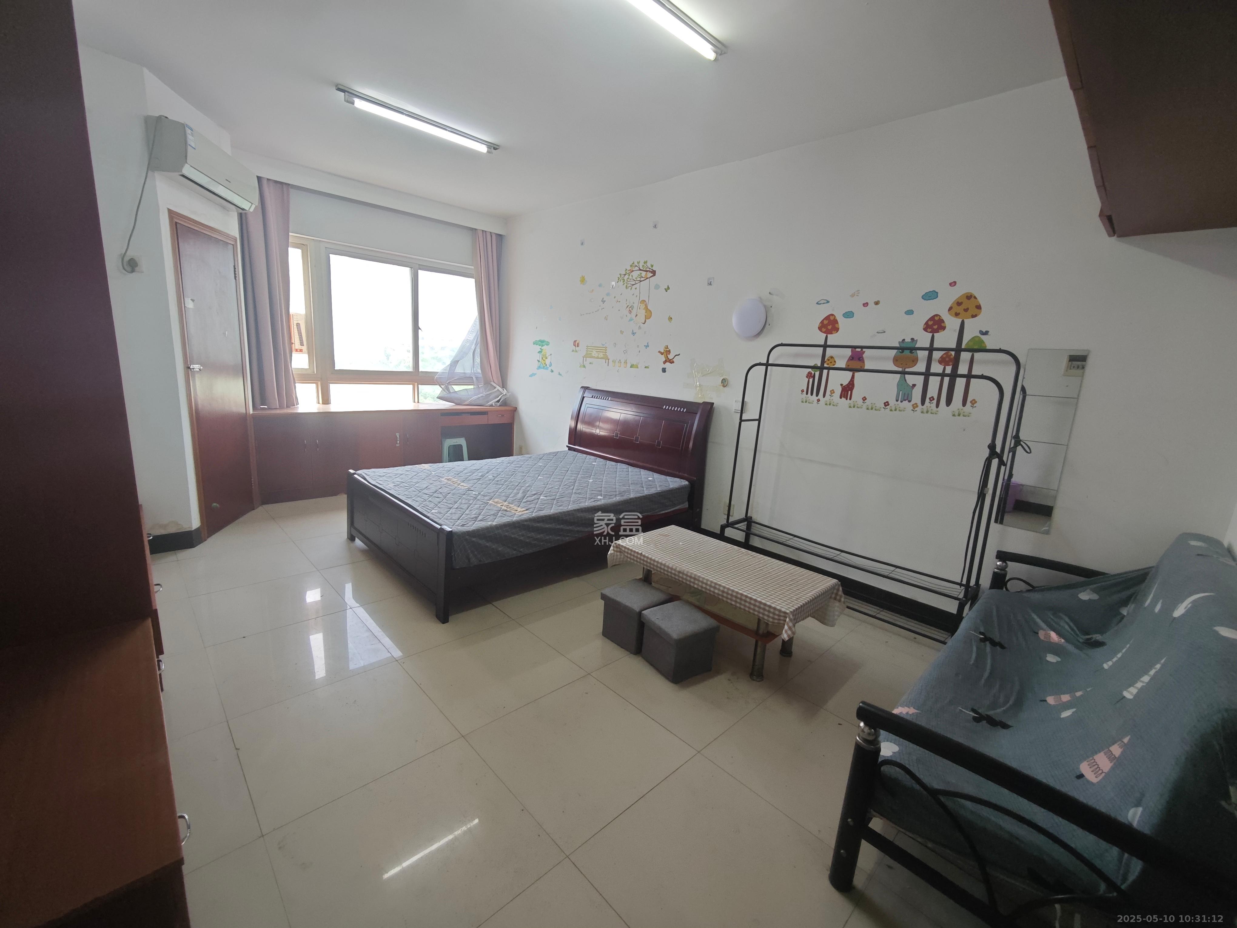 伍家岭生活广场 1室1厅1卫 1000.0元/月 伍家岭生活广场 1室1厅1卫 1000.0元/月室内图