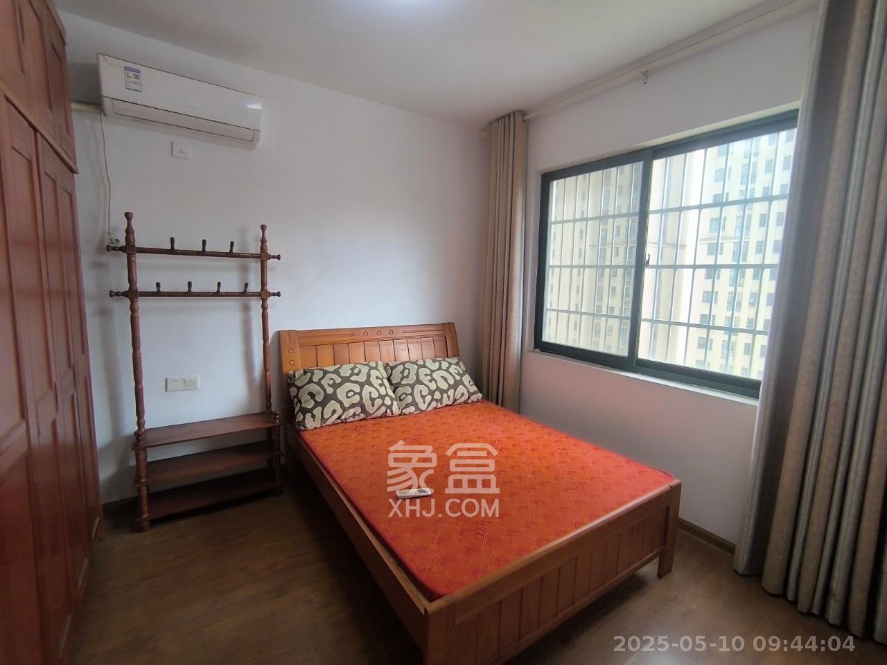 洋湖时代  3室2厅1卫   2000.00元/月室内图