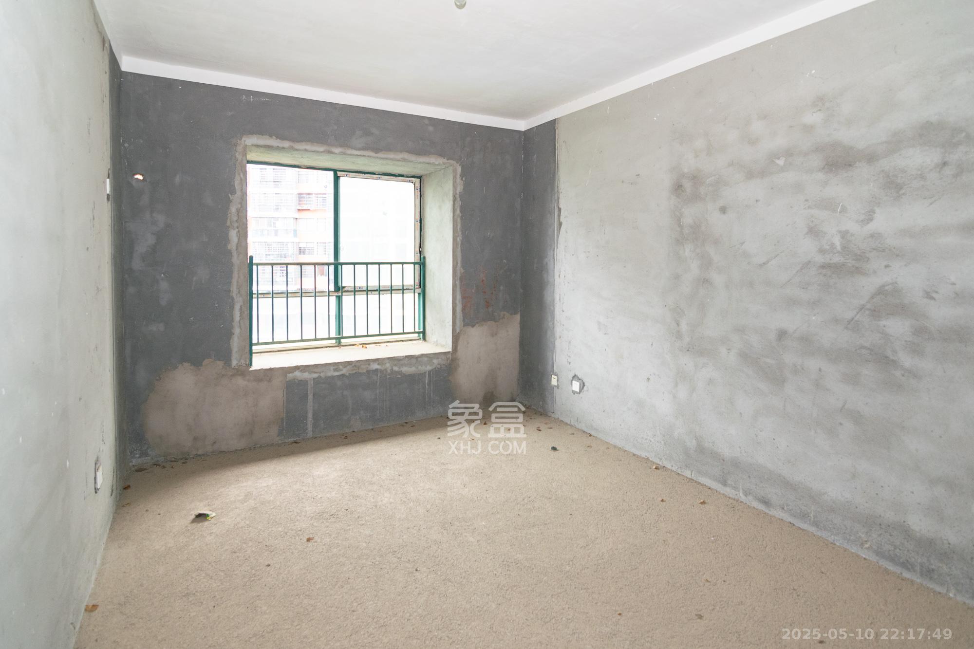 百合湖滨花园 4室2厅2卫 72.0万 百合湖滨花园 4室2厅2卫 72.0万卧室