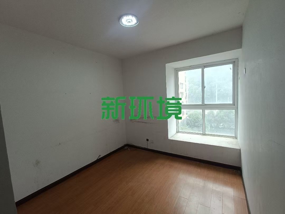 红门家园  4室2厅2卫   1300.00元/月室内图