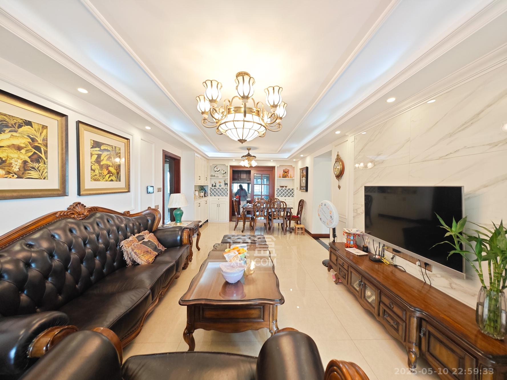 保利城(中航城国际社区、郡原美村) 4室2厅2卫 126.0万 保利城(中航城国际社区、郡原美村) 4室2厅2卫 126.0万客厅