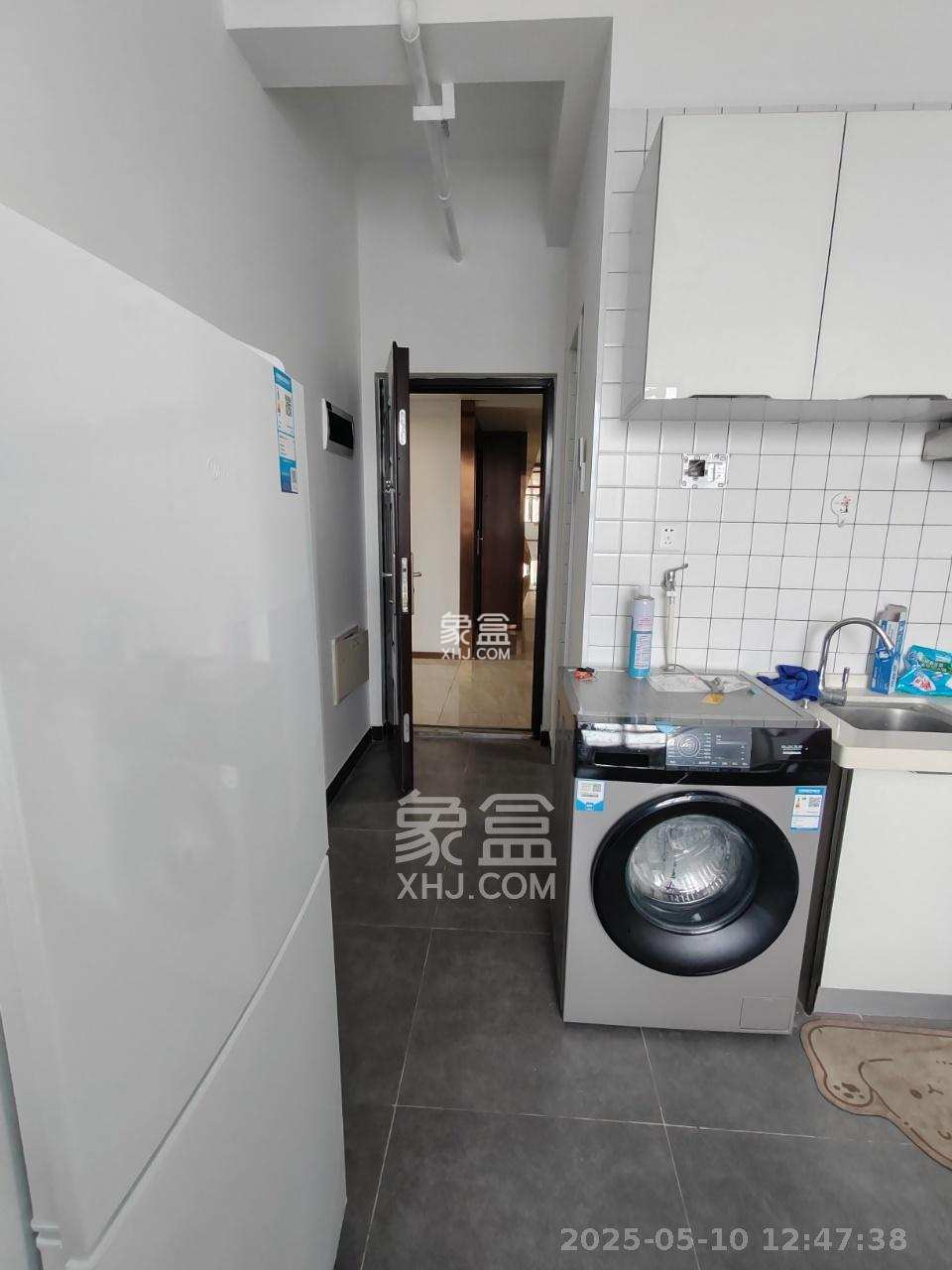 学士翰林苑  1室1厅1卫    1000.0元/月 学士翰林苑  1室1厅1卫    1000.0元/月室内图