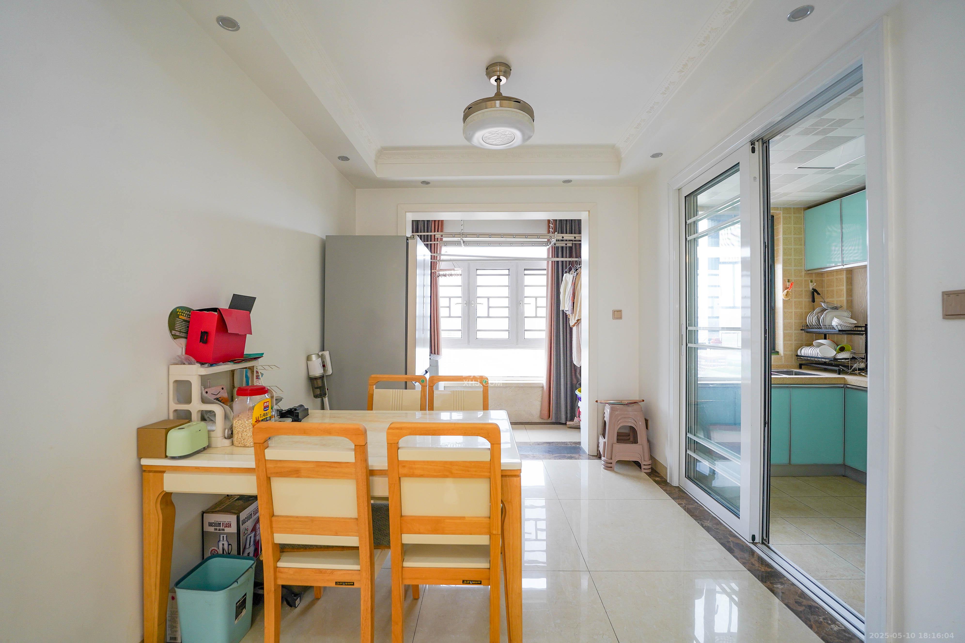 五矿万境蓝山 3室2厅1卫 108.0万 五矿万境蓝山 3室2厅1卫 108.0万客厅