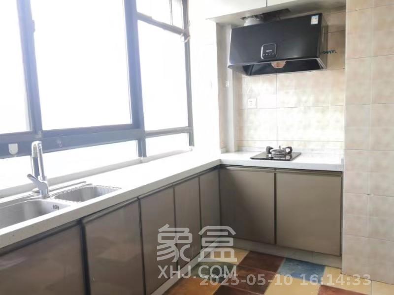 山水湾  1室1厅1卫   1400.00元/月室内图