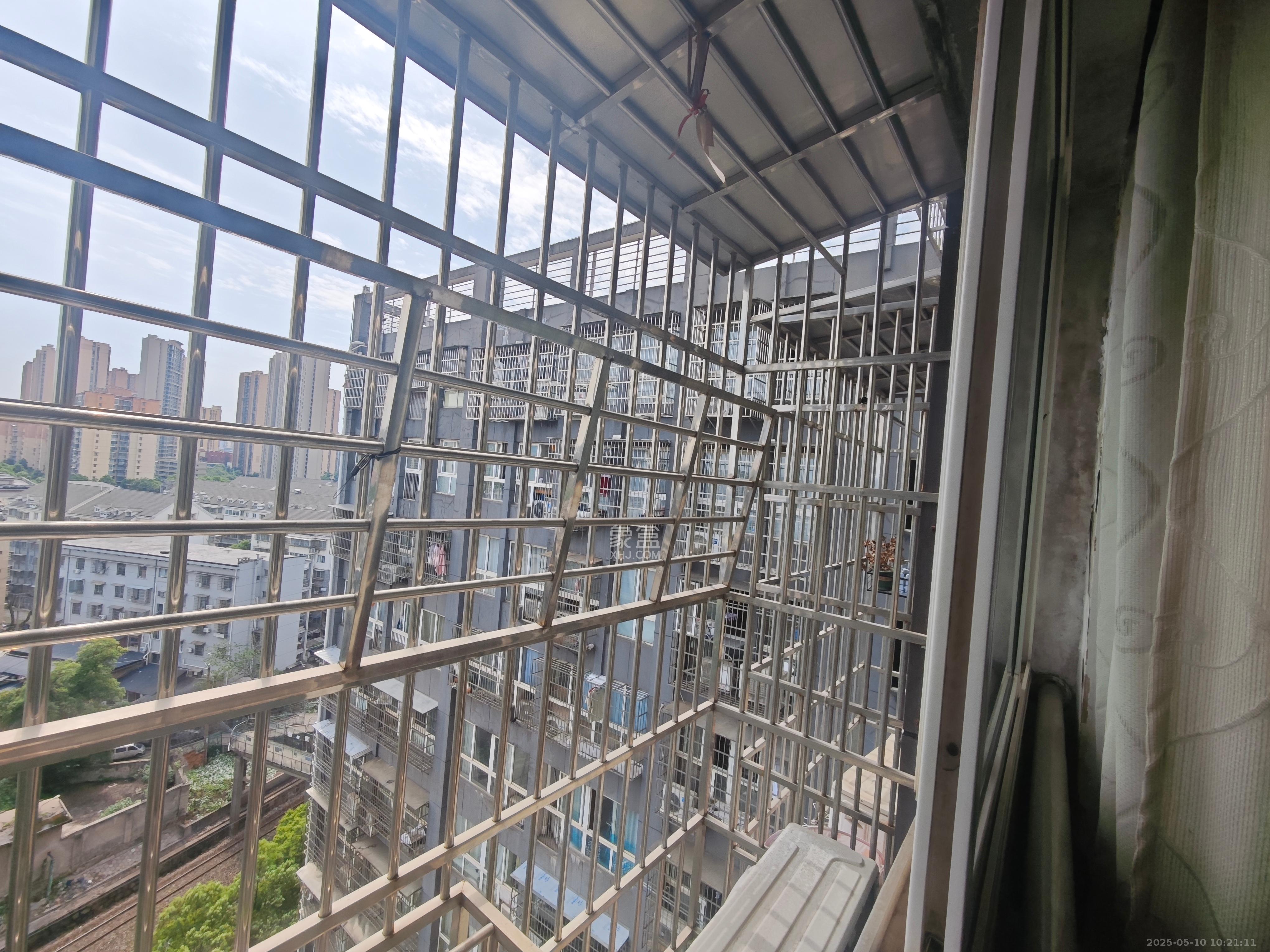 伍家岭生活广场 1室1厅1卫 1000.0元/月 伍家岭生活广场 1室1厅1卫 1000.0元/月室内图