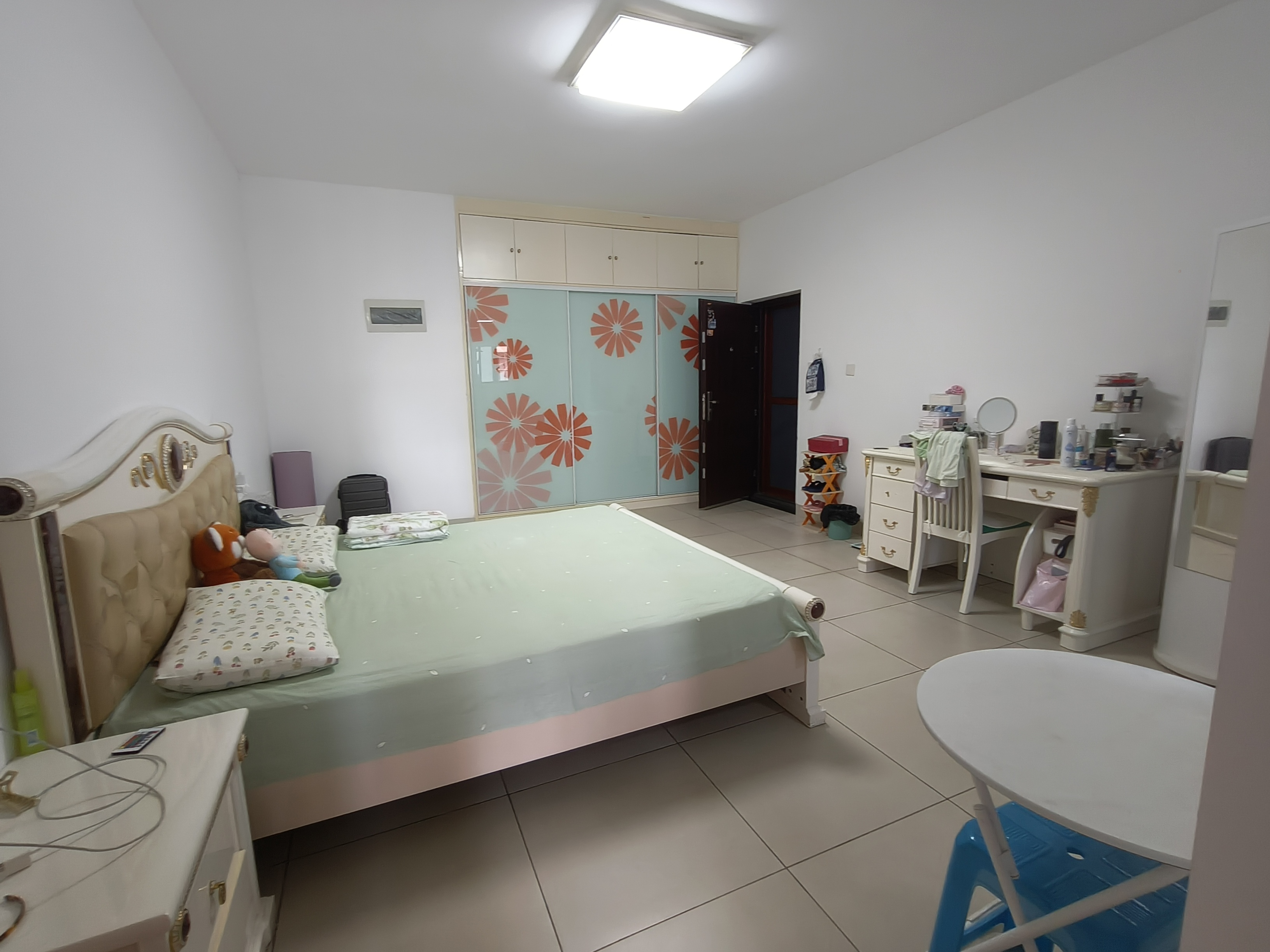 四季华庭龙城  1室1厅1卫    80.0万 四季华庭龙城  1室1厅1卫    80.0万客厅