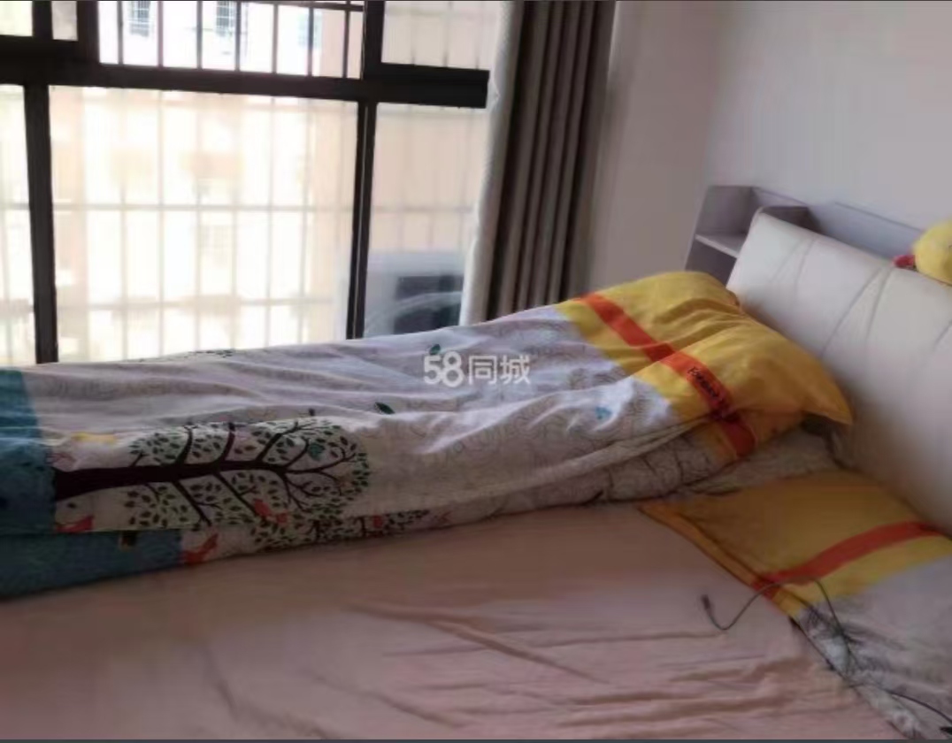 华鑫蒸水湾  4室2厅2卫   2300.00元/月室内图