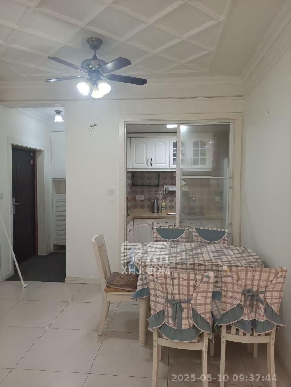 华美公寓(新猎鹰公寓) 4室2厅1卫 2200.0元/月 华美公寓(新猎鹰公寓) 4室2厅1卫 2200.0元/月室内图