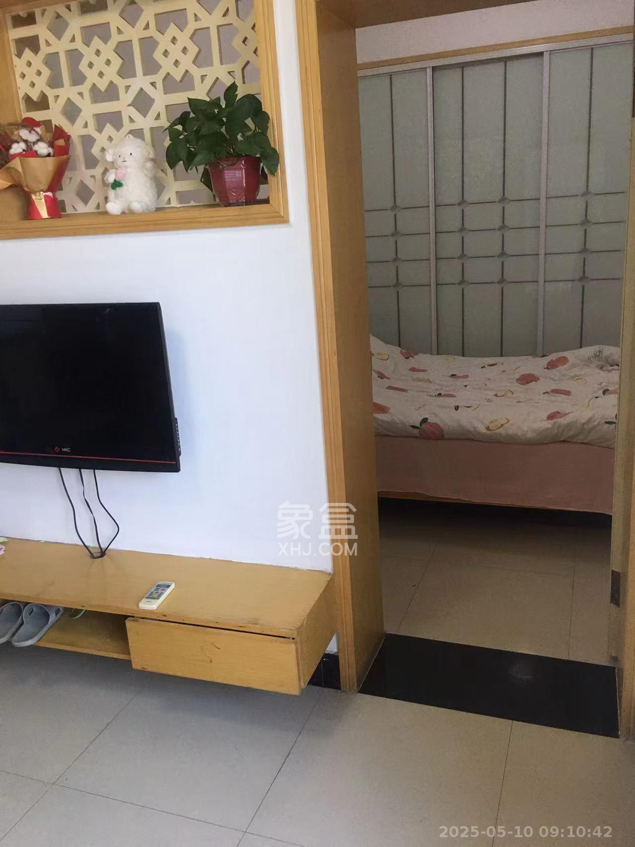 名富公寓  1室1厅1卫   1400.00元/月室内图