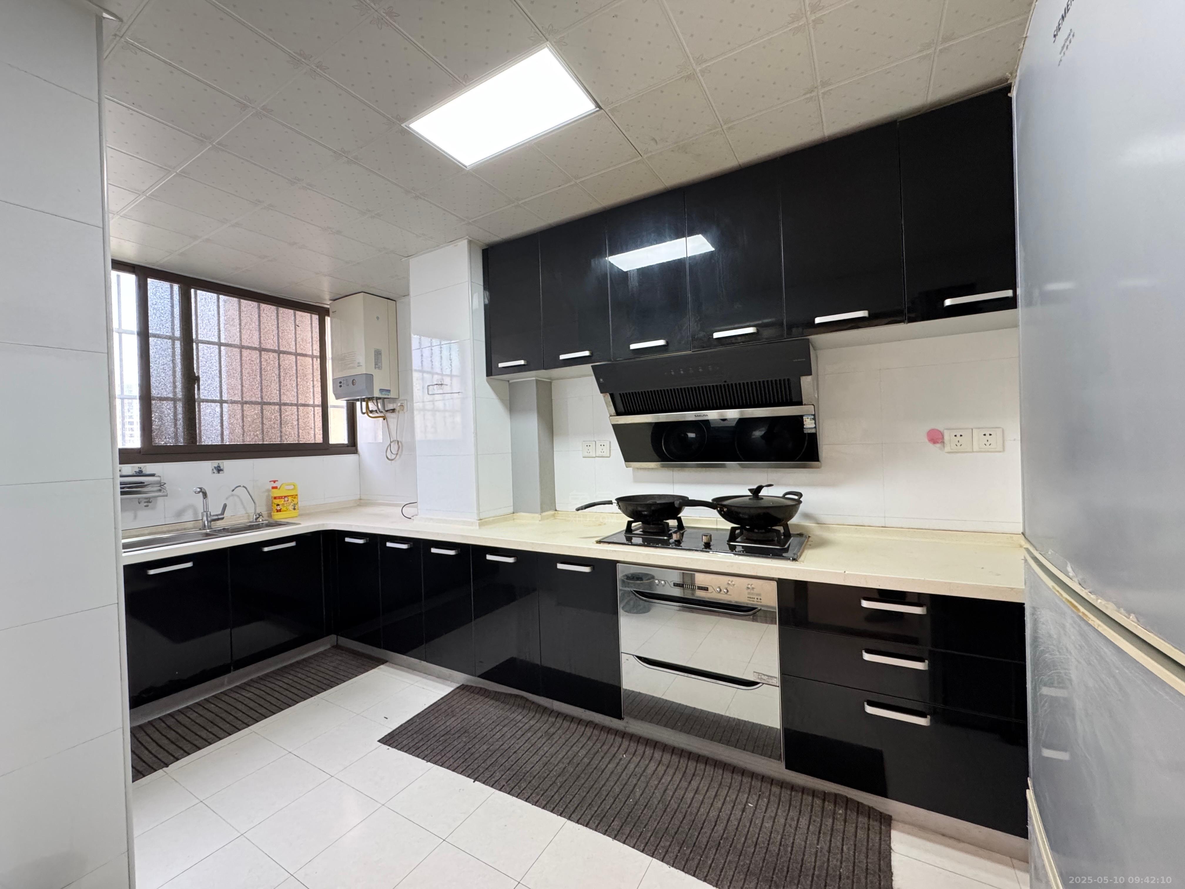 佳兆业金域天下二期  3室2厅1卫    1600.0元/月 佳兆业金域天下二期  3室2厅1卫    1600.0元/月室内图