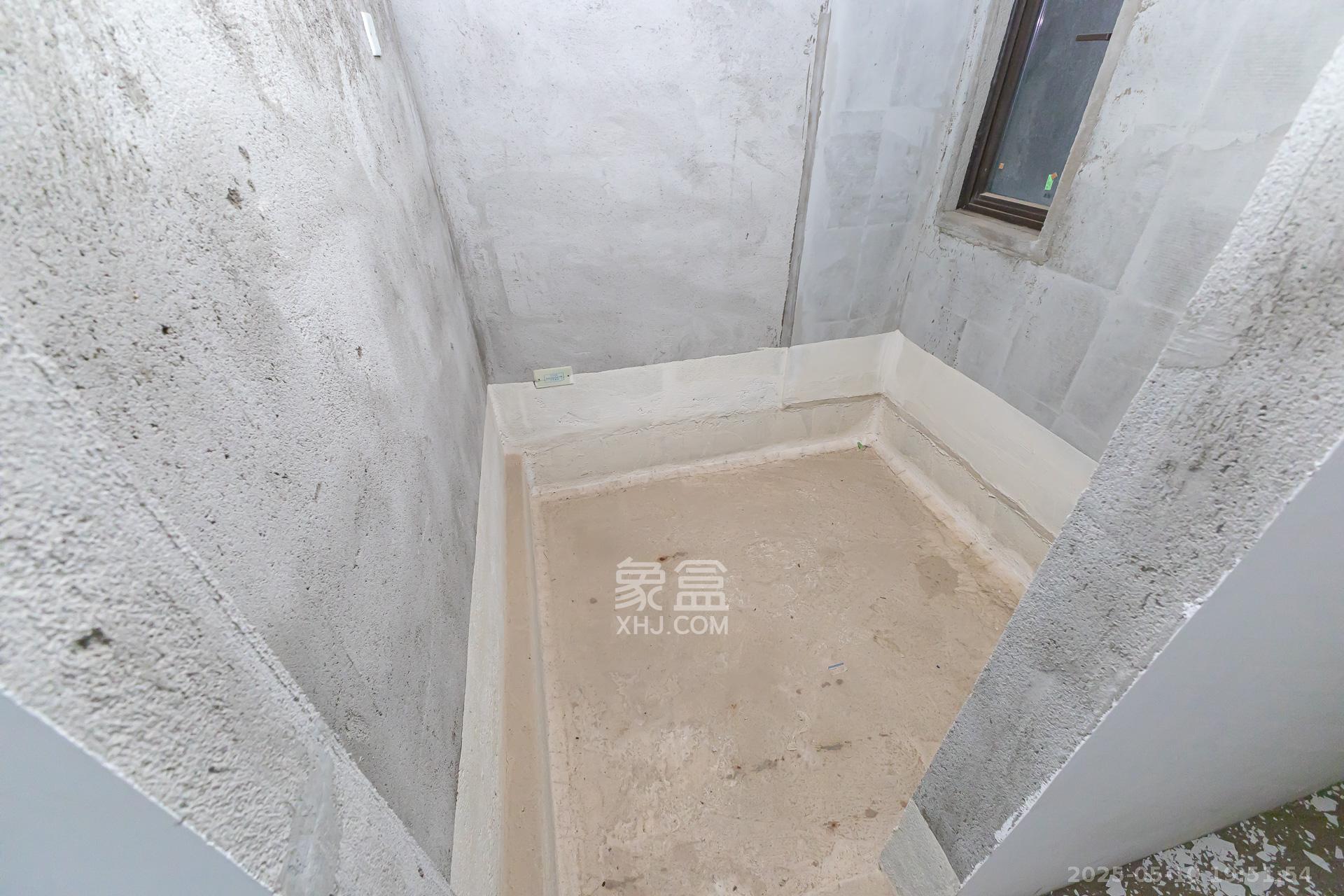 龙湖璟宸原著（龙湖紫宸）  3室2厅2卫   75.00万卫生间