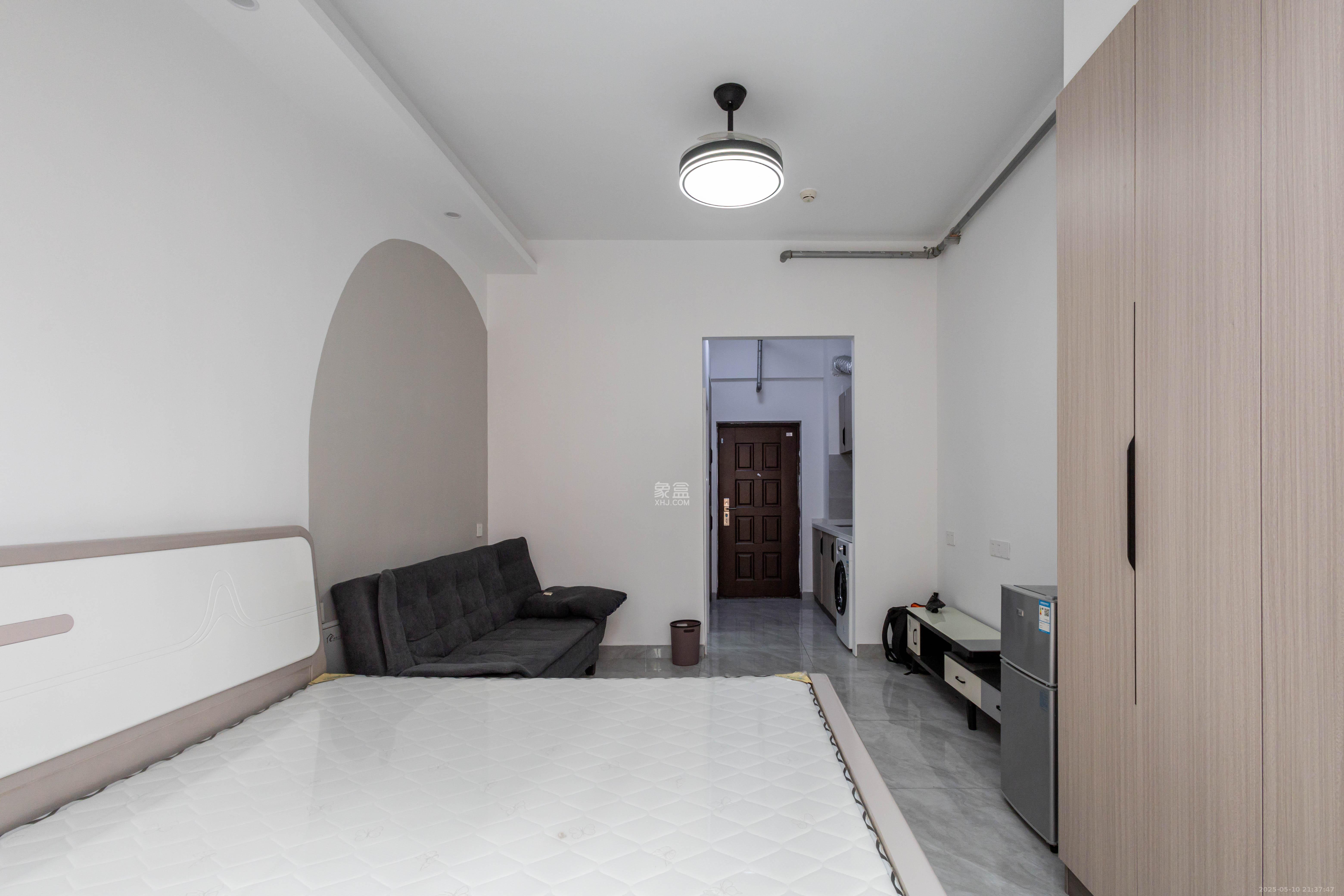 辉宏橄榄城  1室1厅1卫    25.0万 辉宏橄榄城  1室1厅1卫    25.0万客厅