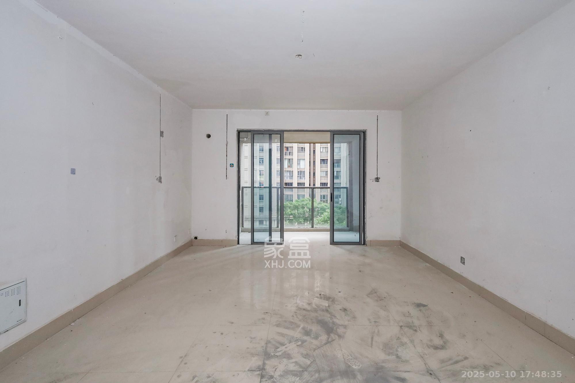 八方小区B区  3室2厅2卫    370.0万 八方小区B区  3室2厅2卫    370.0万