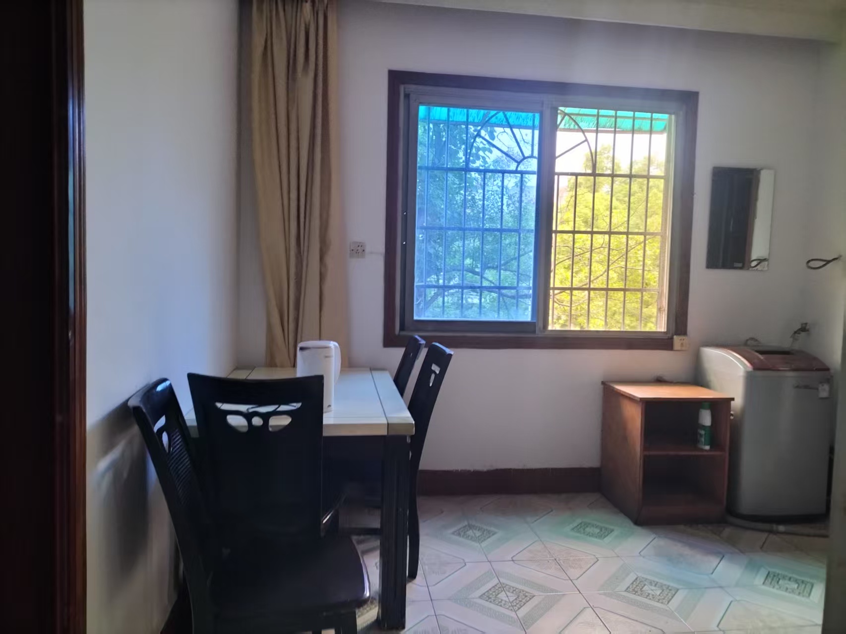 益清综合楼  3室2厅1卫    28.8万 益清综合楼  3室2厅1卫    28.8万卧室