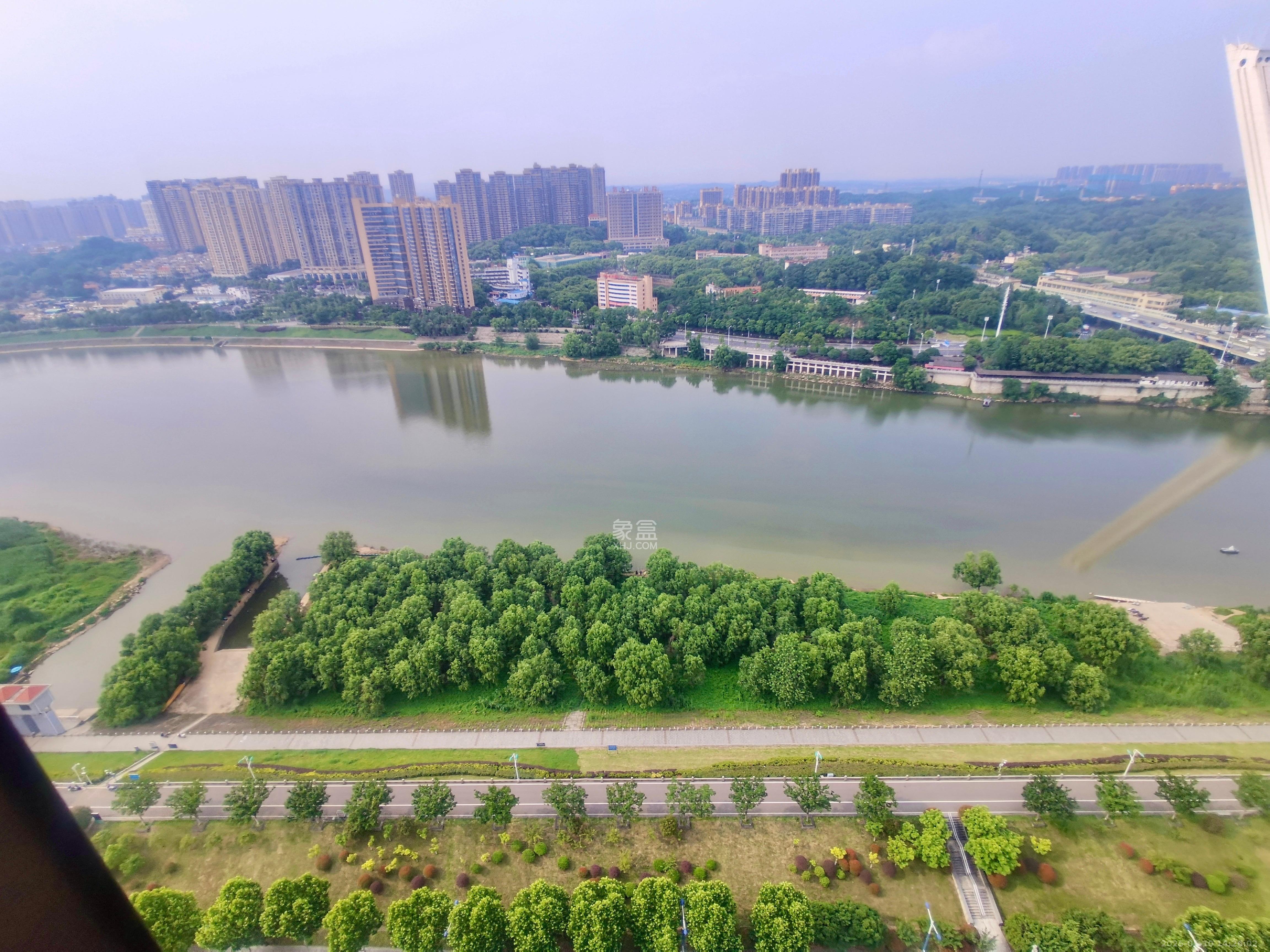 四方水岸(世方水岸)  3室2厅1卫    2500.0元/月