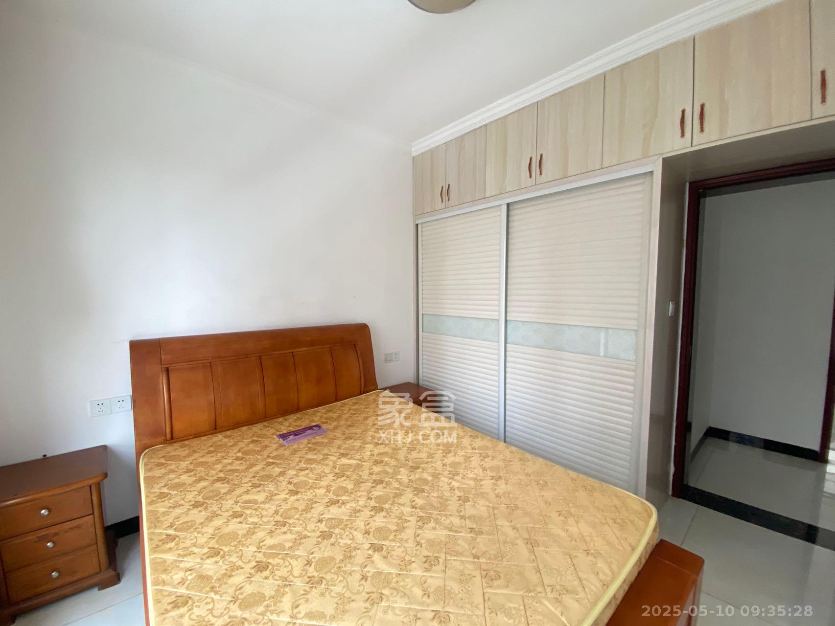 东宜兰园 3室2厅1卫 2400.0元/月 东宜兰园 3室2厅1卫 2400.0元/月室内图