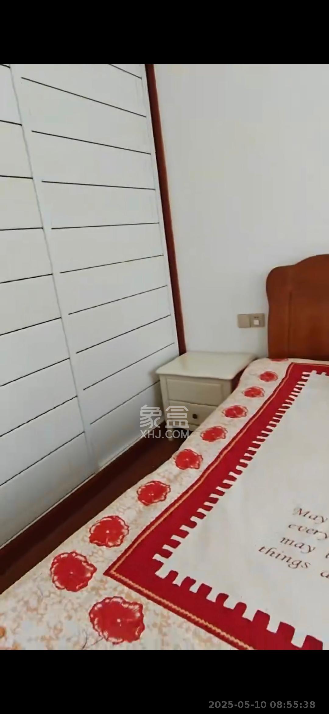 黄鹤小区4片  2室2厅1卫    2000.0元/月 黄鹤小区4片  2室2厅1卫    2000.0元/月