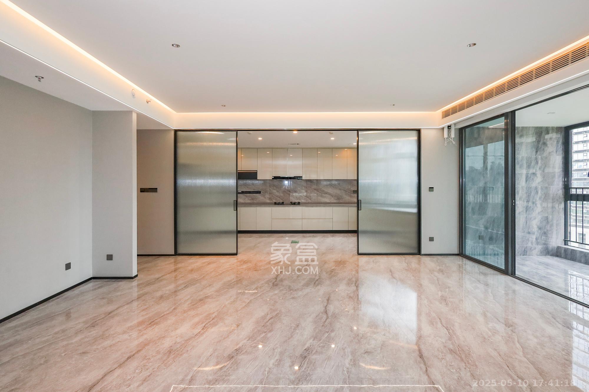 旭辉铂悦湘江  5室2厅3卫    946.0万 旭辉铂悦湘江  5室2厅3卫    946.0万