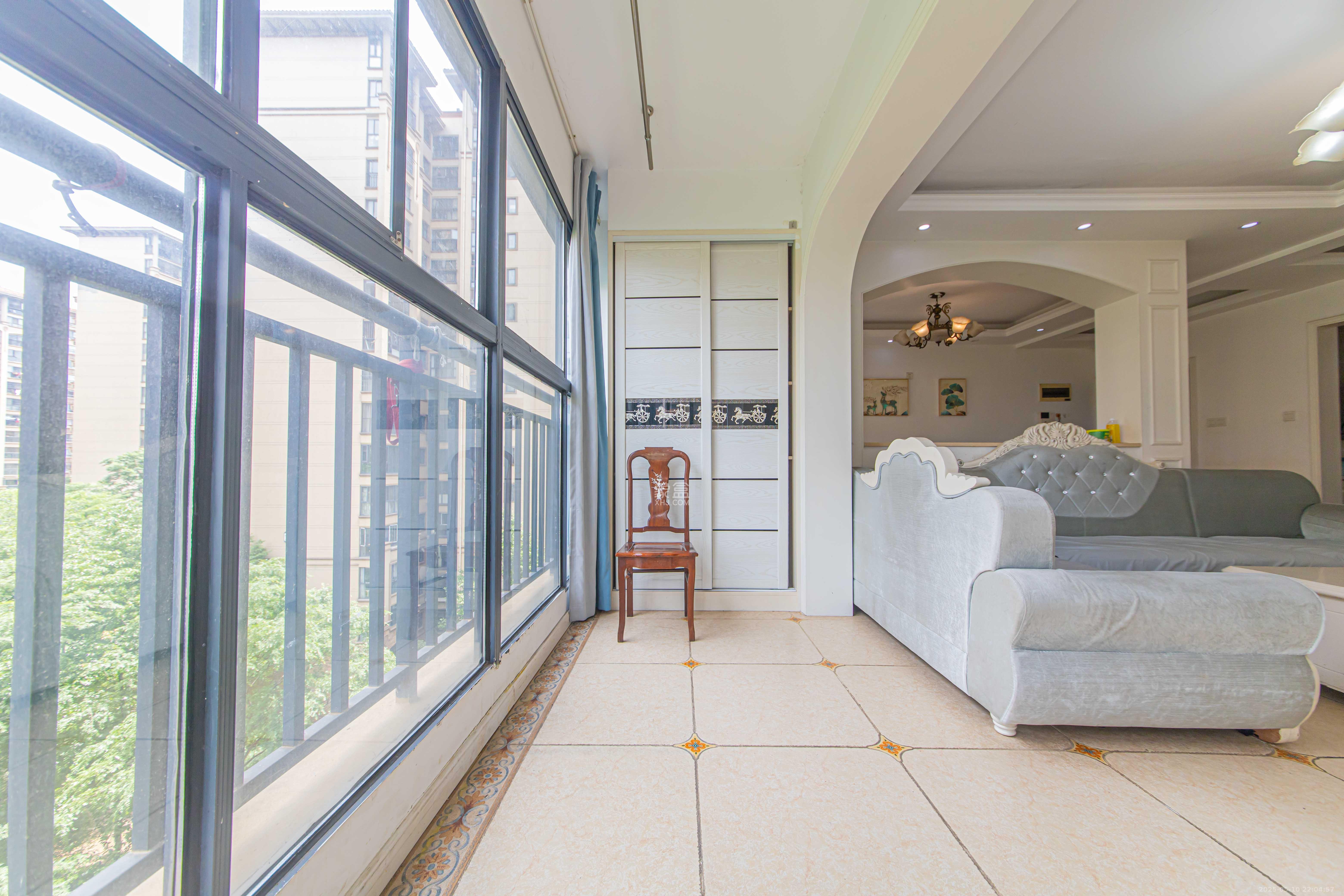 中建芙蓉嘉苑 3室2厅2卫 118.0万 中建芙蓉嘉苑 3室2厅2卫 118.0万阳台