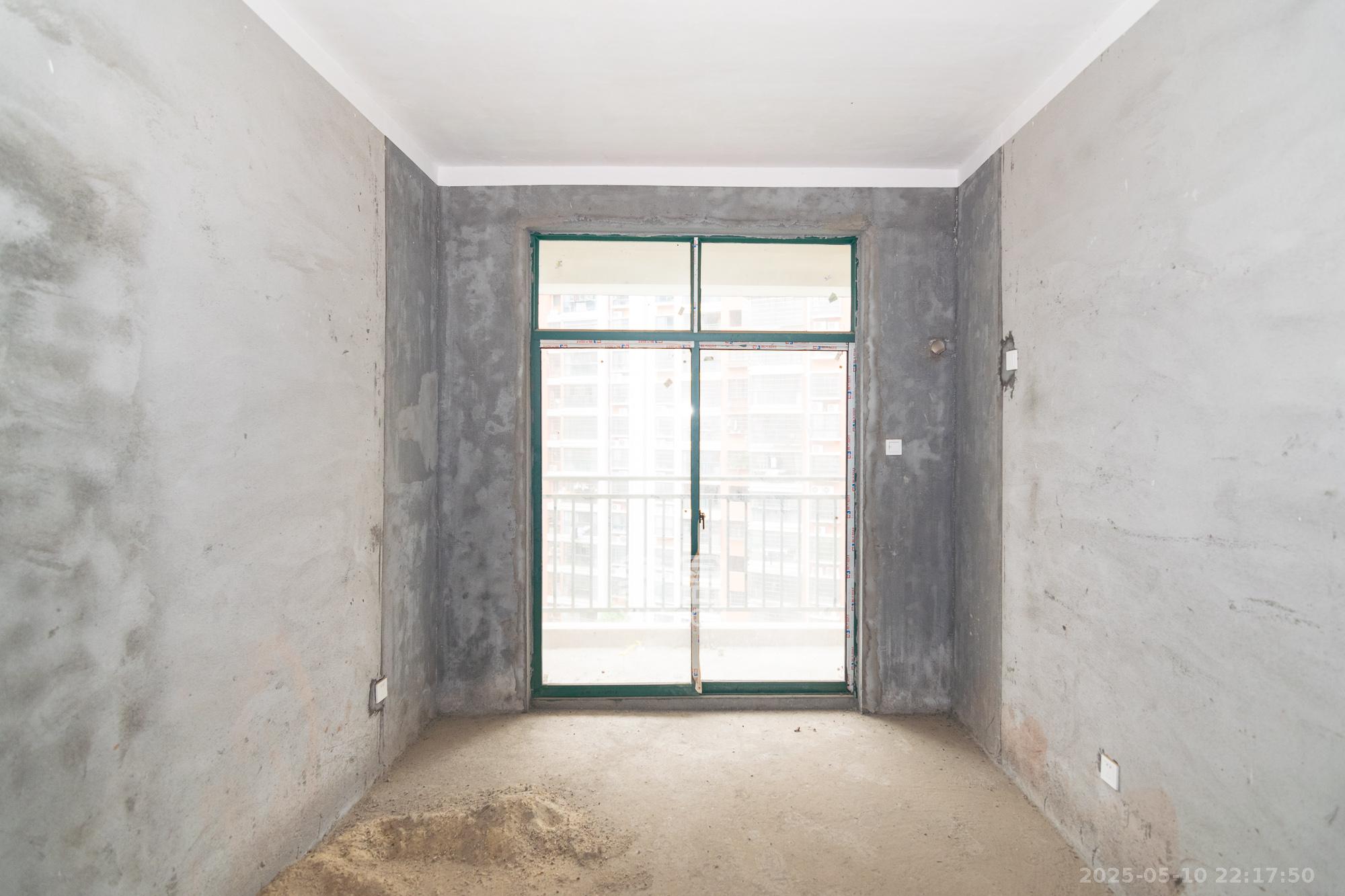 百合湖滨花园 4室2厅2卫 72.0万 百合湖滨花园 4室2厅2卫 72.0万卧室