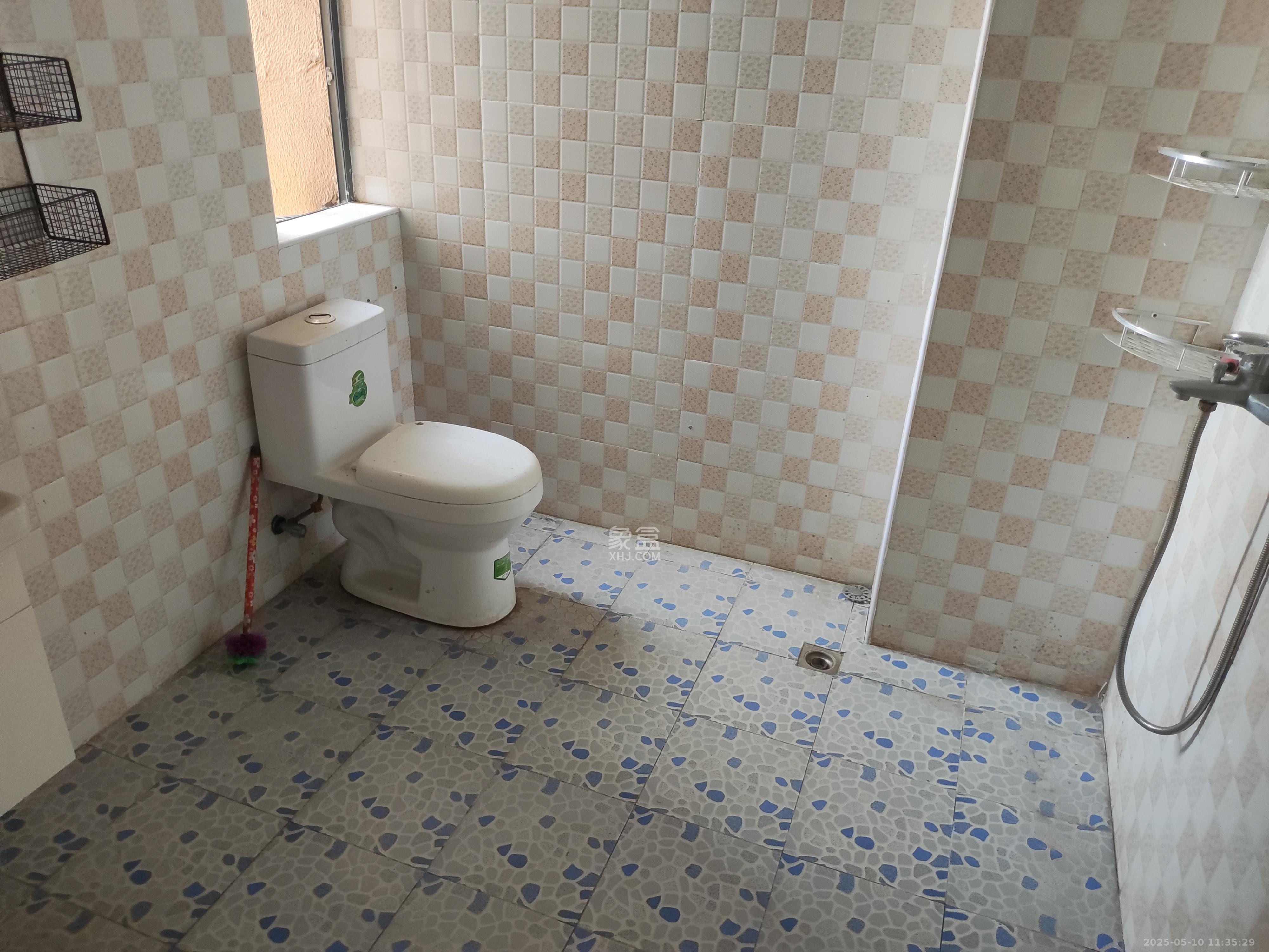 卢浮原著 3室2厅2卫 2300.0元/月 卢浮原著 3室2厅2卫 2300.0元/月室内图