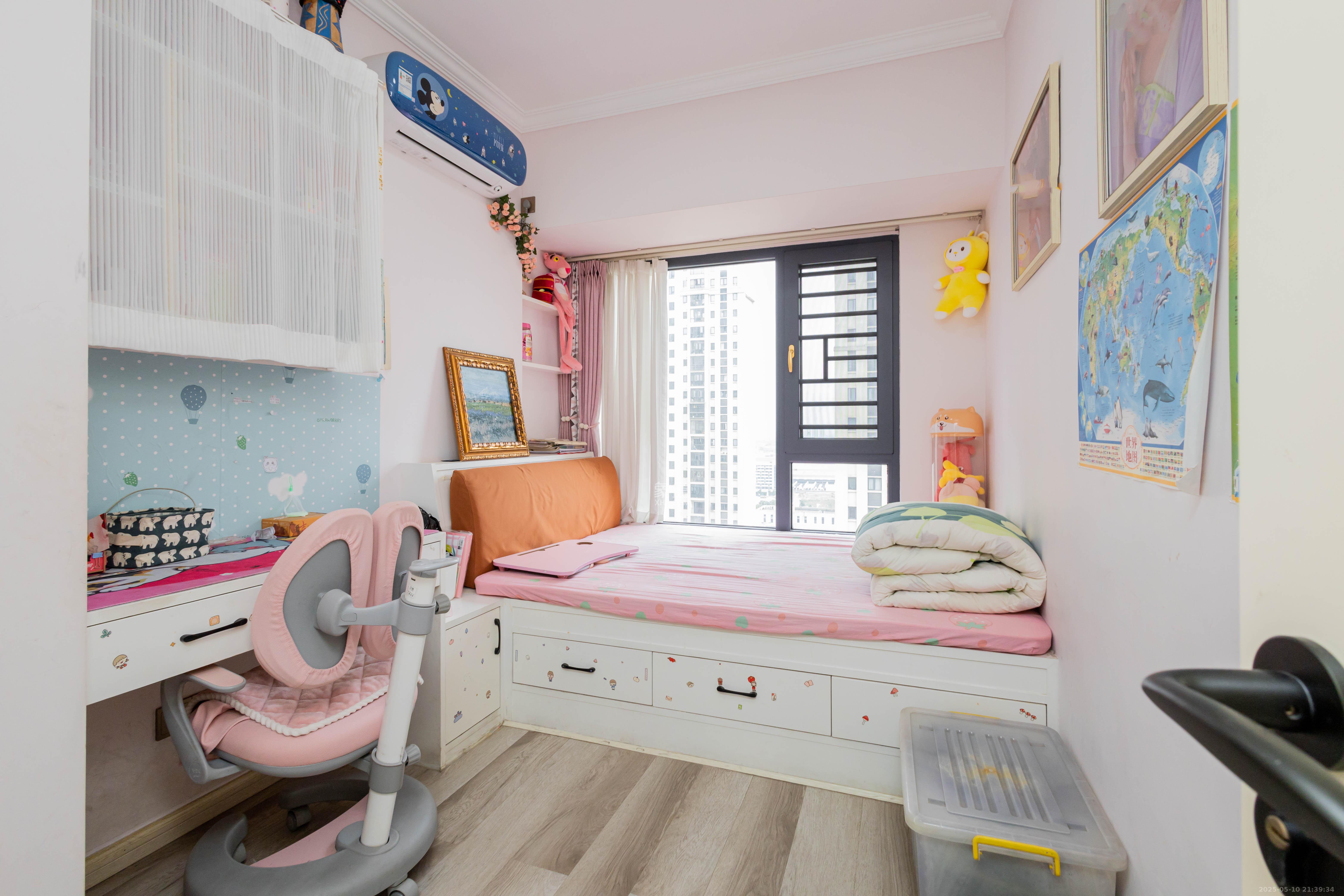 金科天悦(金科美邻汇) 3室2厅2卫 96.8万 金科天悦(金科美邻汇) 3室2厅2卫 96.8万卧室