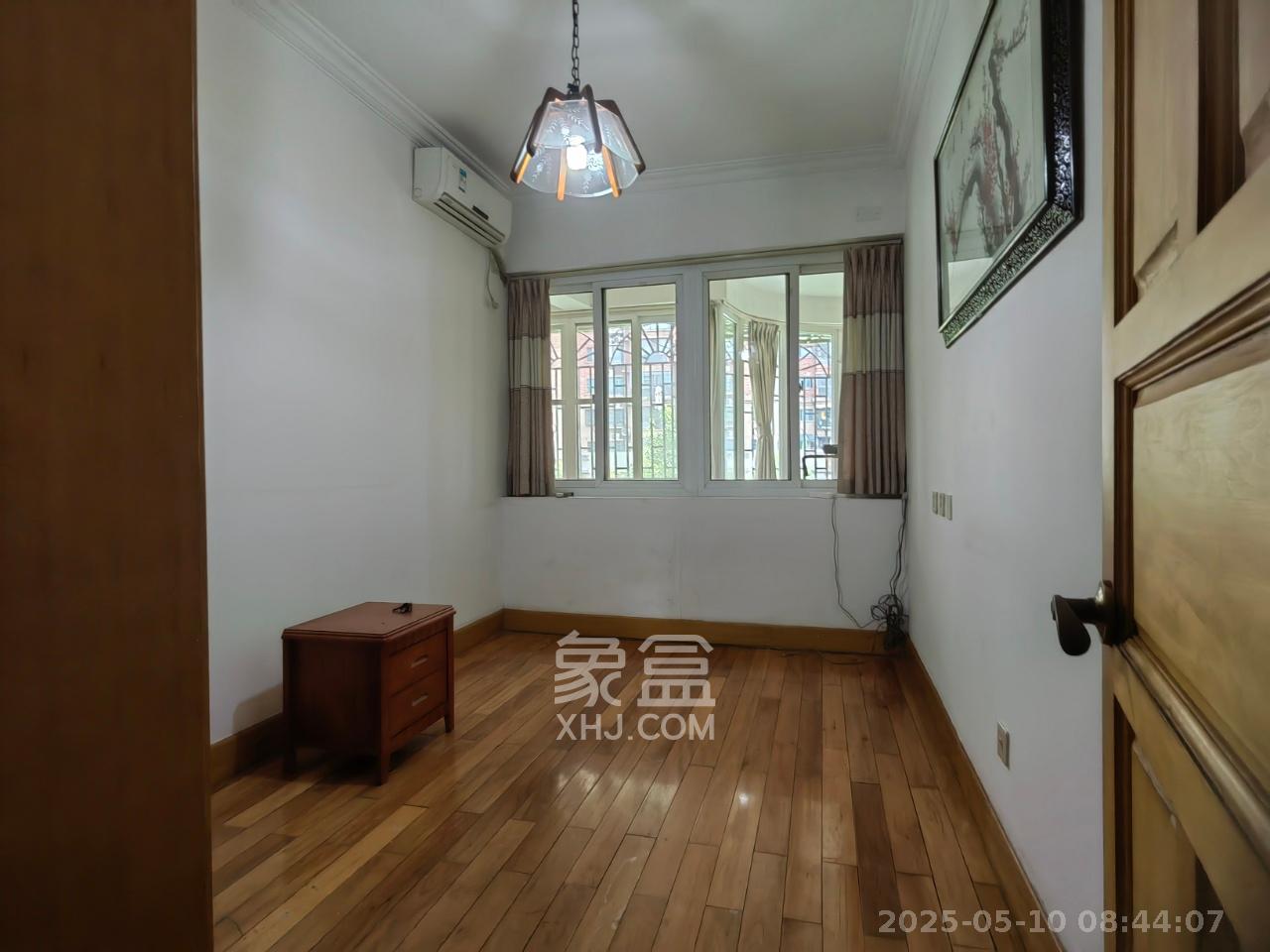 申湘花园 3室2厅2卫 2400.0元/月 申湘花园 3室2厅2卫 2400.0元/月室内图