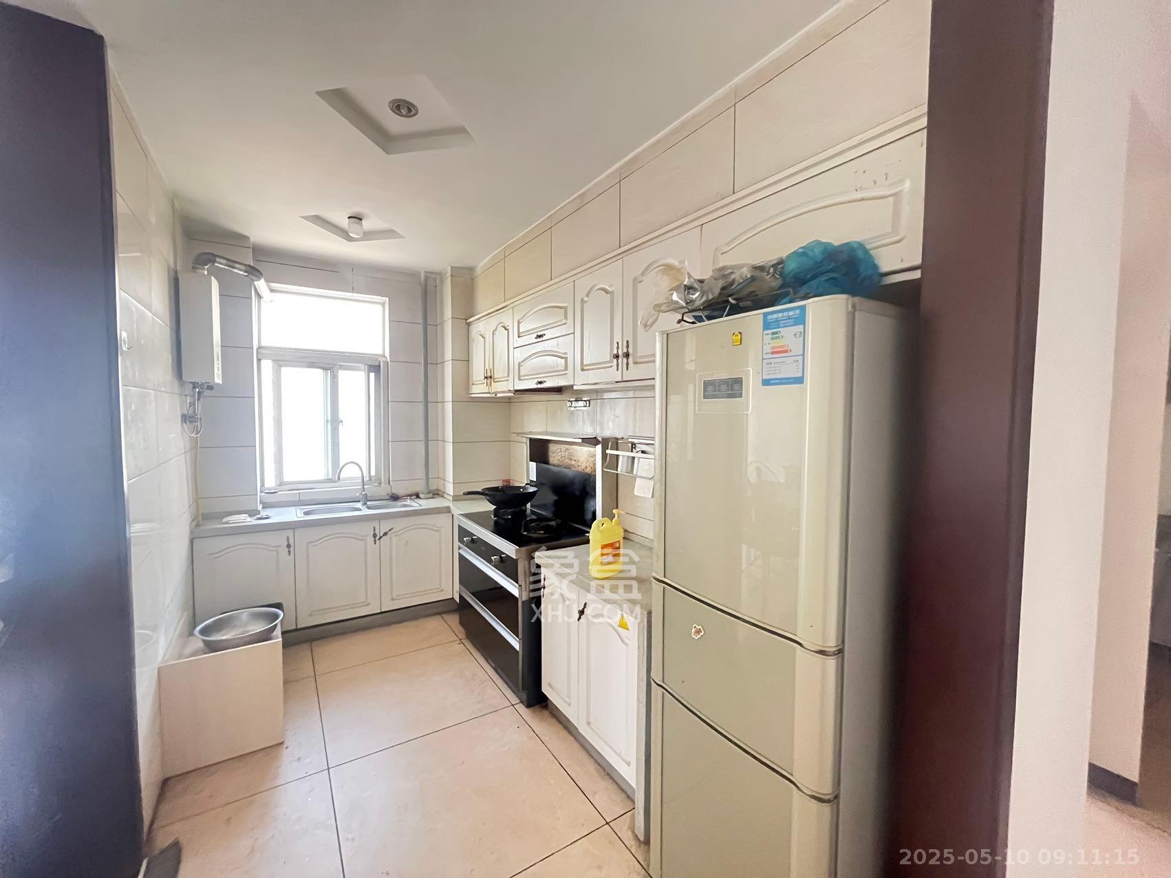 麓山润城 4室2厅2卫 2000.0元/月 麓山润城 4室2厅2卫 2000.0元/月室内图