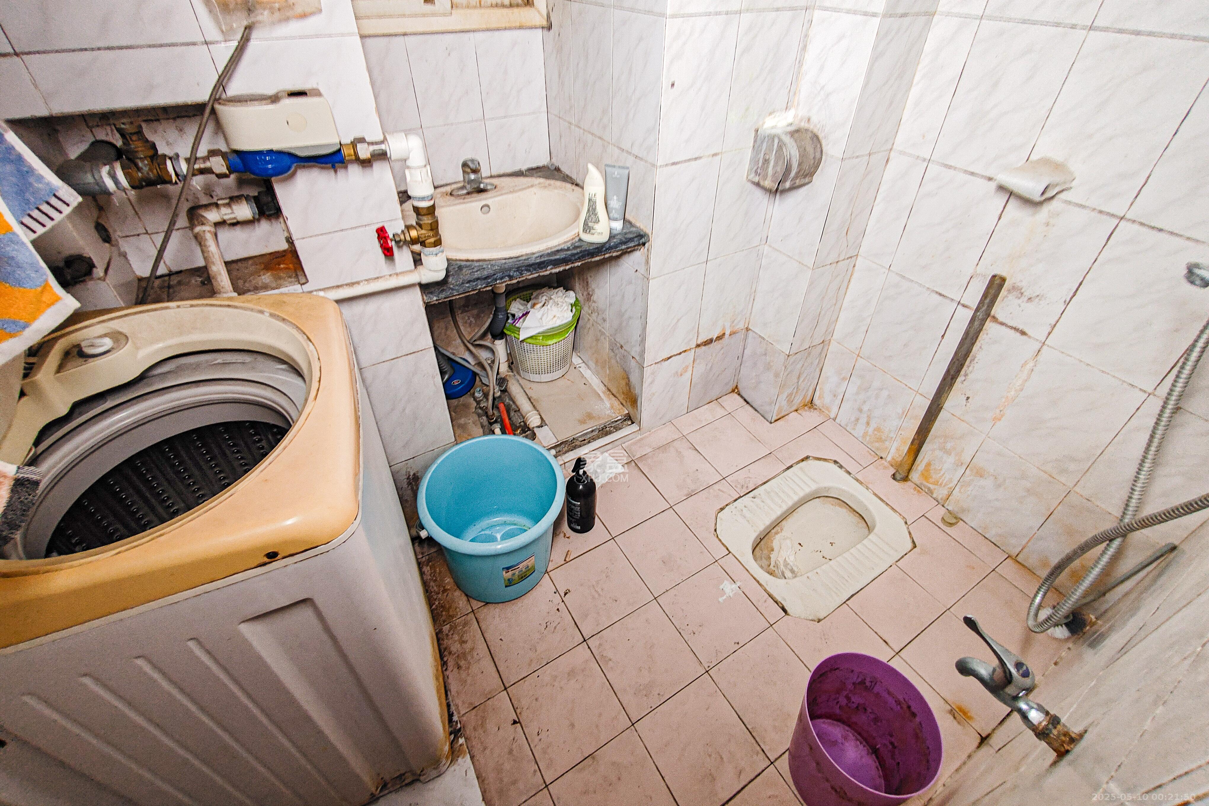 冶金厅宿舍(祝威岗13号) 3室1厅1卫 50.0万 冶金厅宿舍(祝威岗13号) 3室1厅1卫 50.0万卫生间