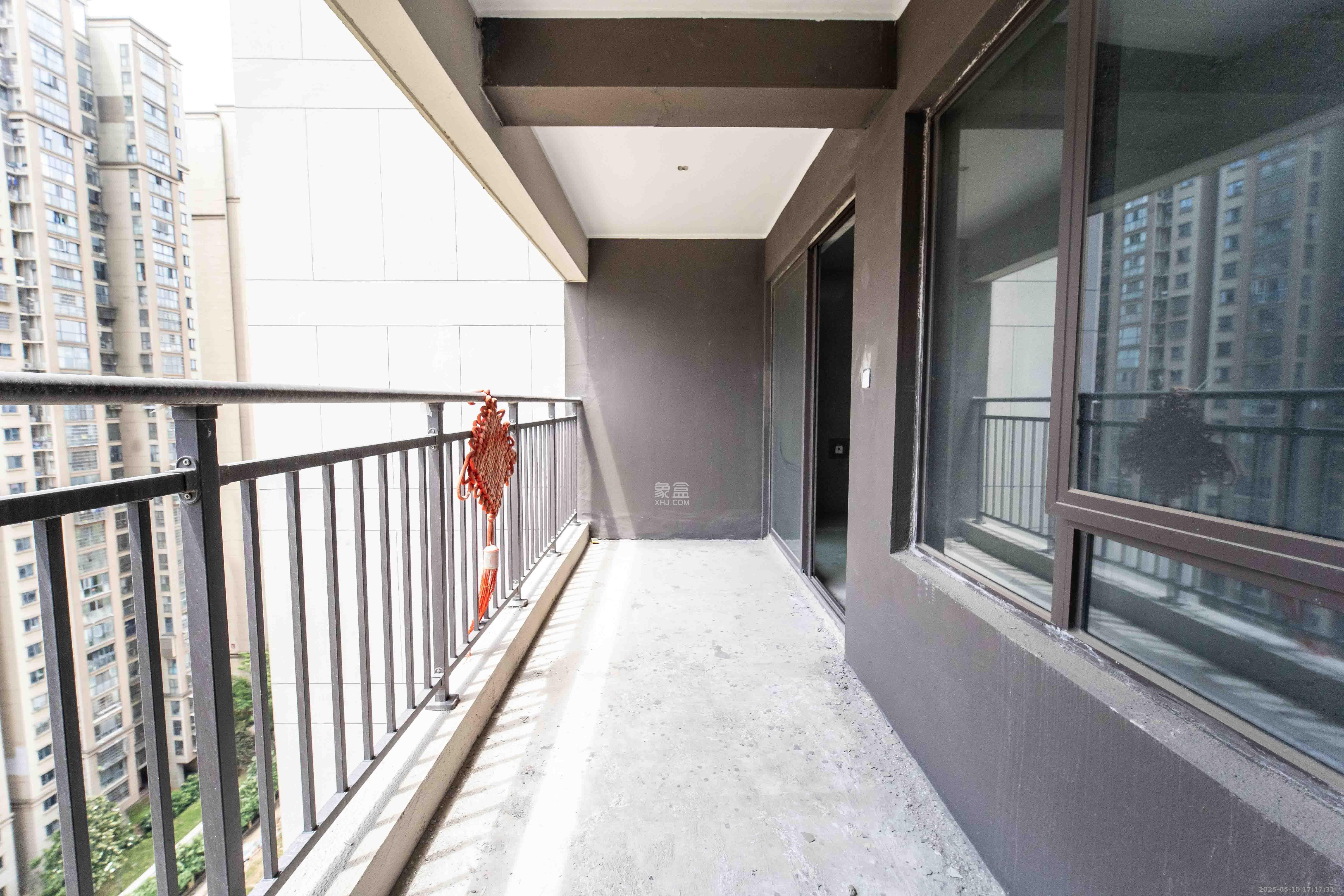 德奥悦东方  4室2厅2卫   155.00万阳台