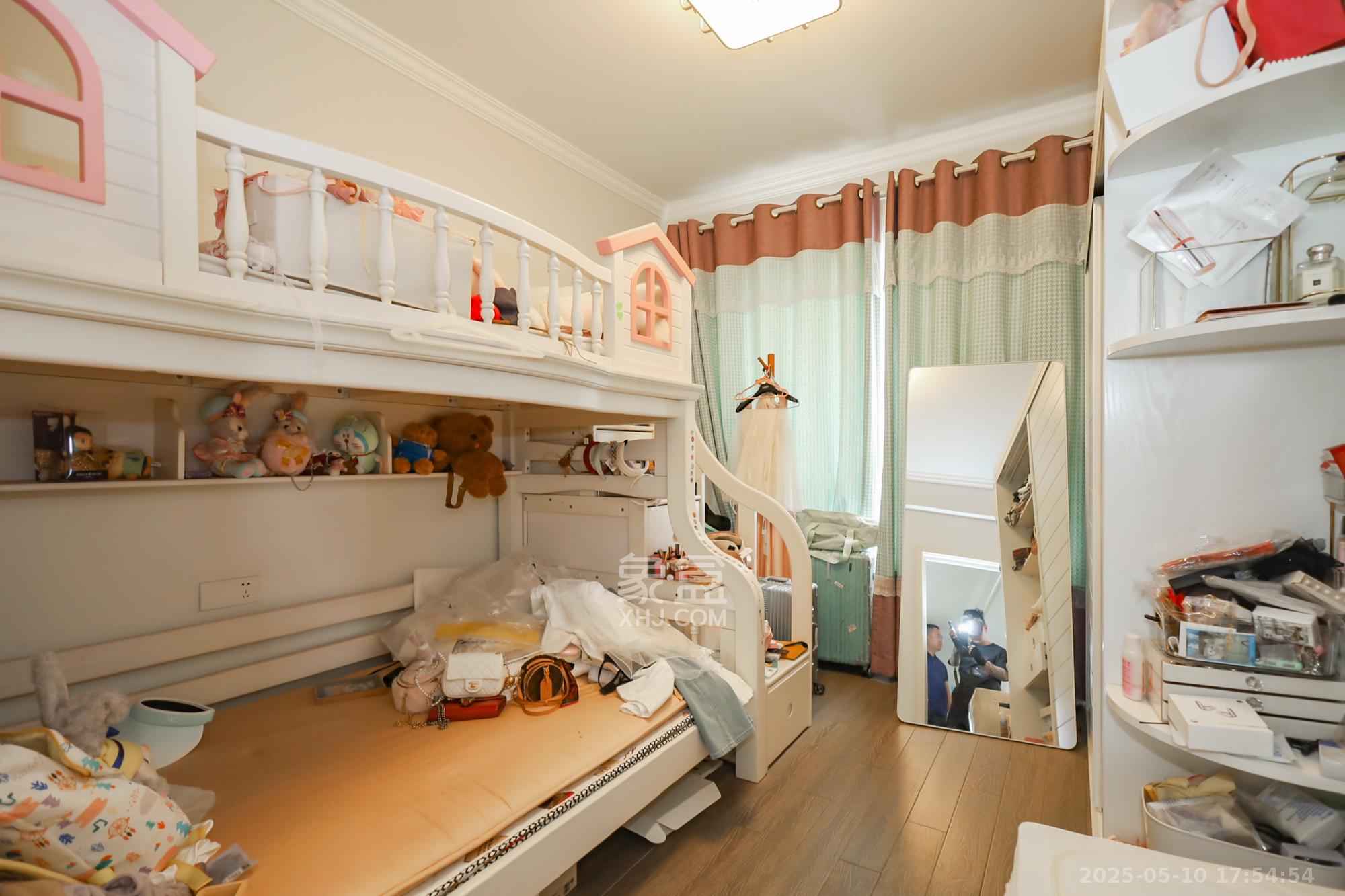 世茂外滩里(世茂铂翠湾三期)  4室2厅2卫    367.5万 世茂外滩里(世茂铂翠湾三期)  4室2厅2卫    367.5万卧室