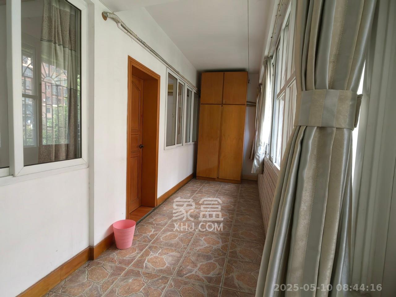 申湘花园 3室2厅2卫 2400.0元/月 申湘花园 3室2厅2卫 2400.0元/月室内图