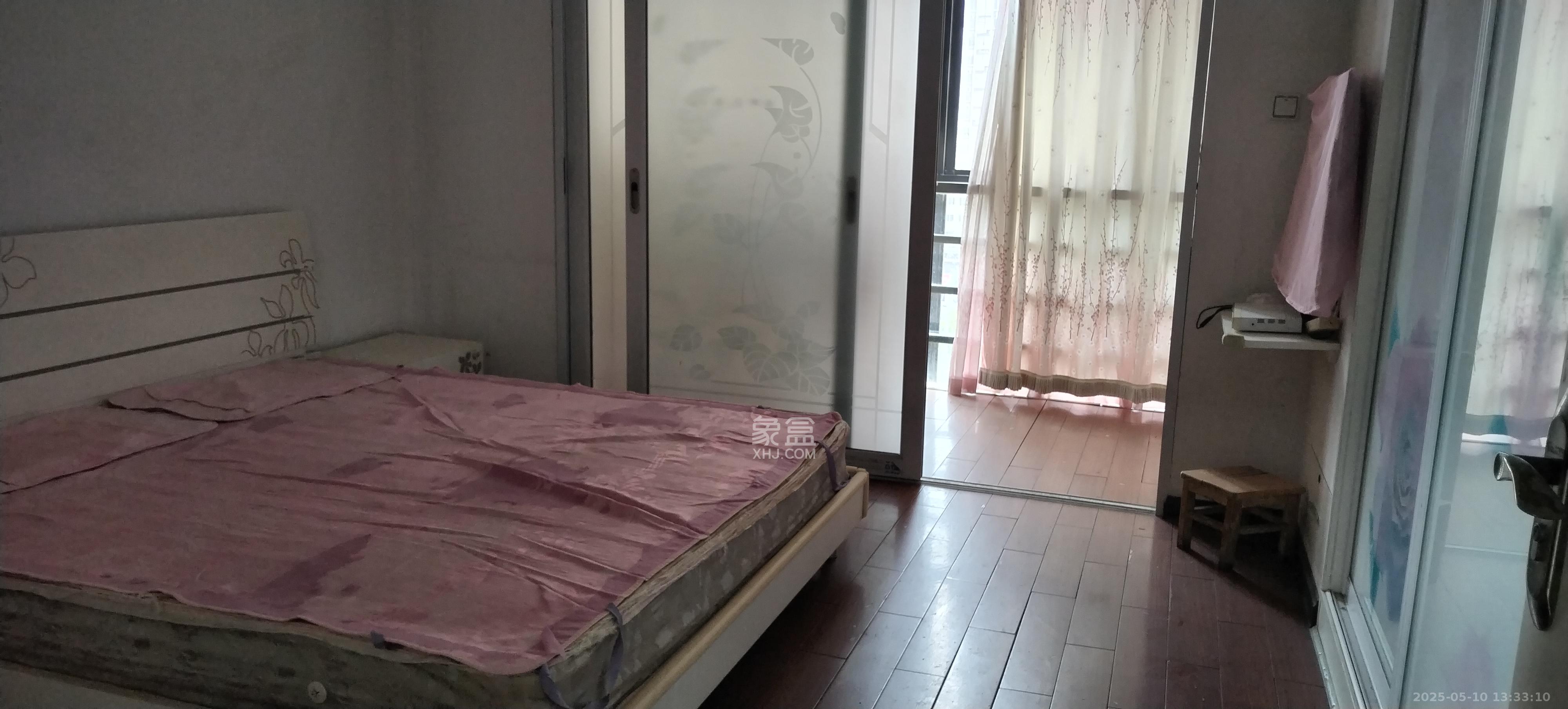 瑞都华庭(华庭美苑)  3室2厅1卫    2500.0元/月 瑞都华庭(华庭美苑)  3室2厅1卫    2500.0元/月室内图