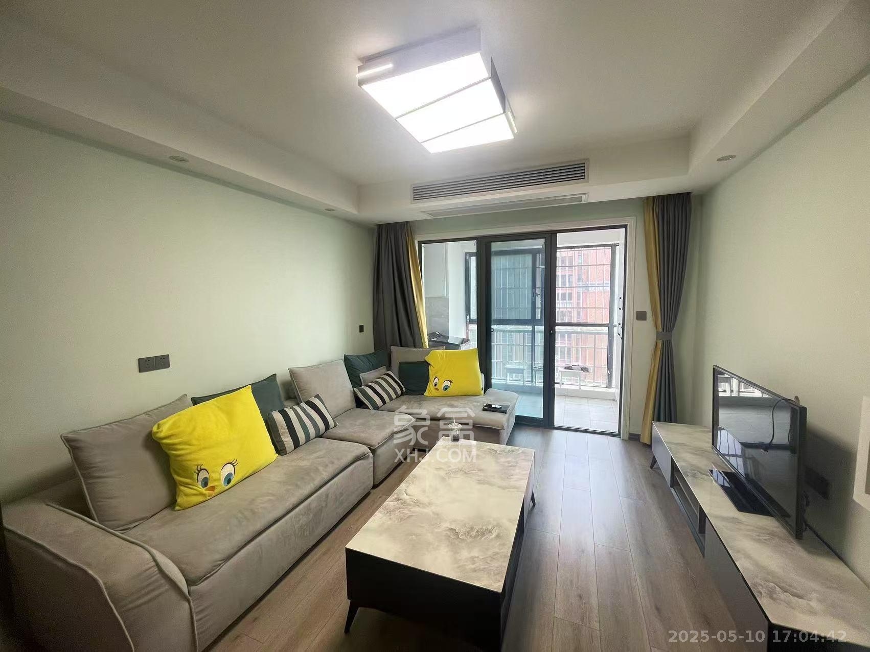 东业上城嘉苑(晟悦国际)  3室2厅1卫    2550.0元/月 东业上城嘉苑(晟悦国际)  3室2厅1卫    2550.0元/月室内图