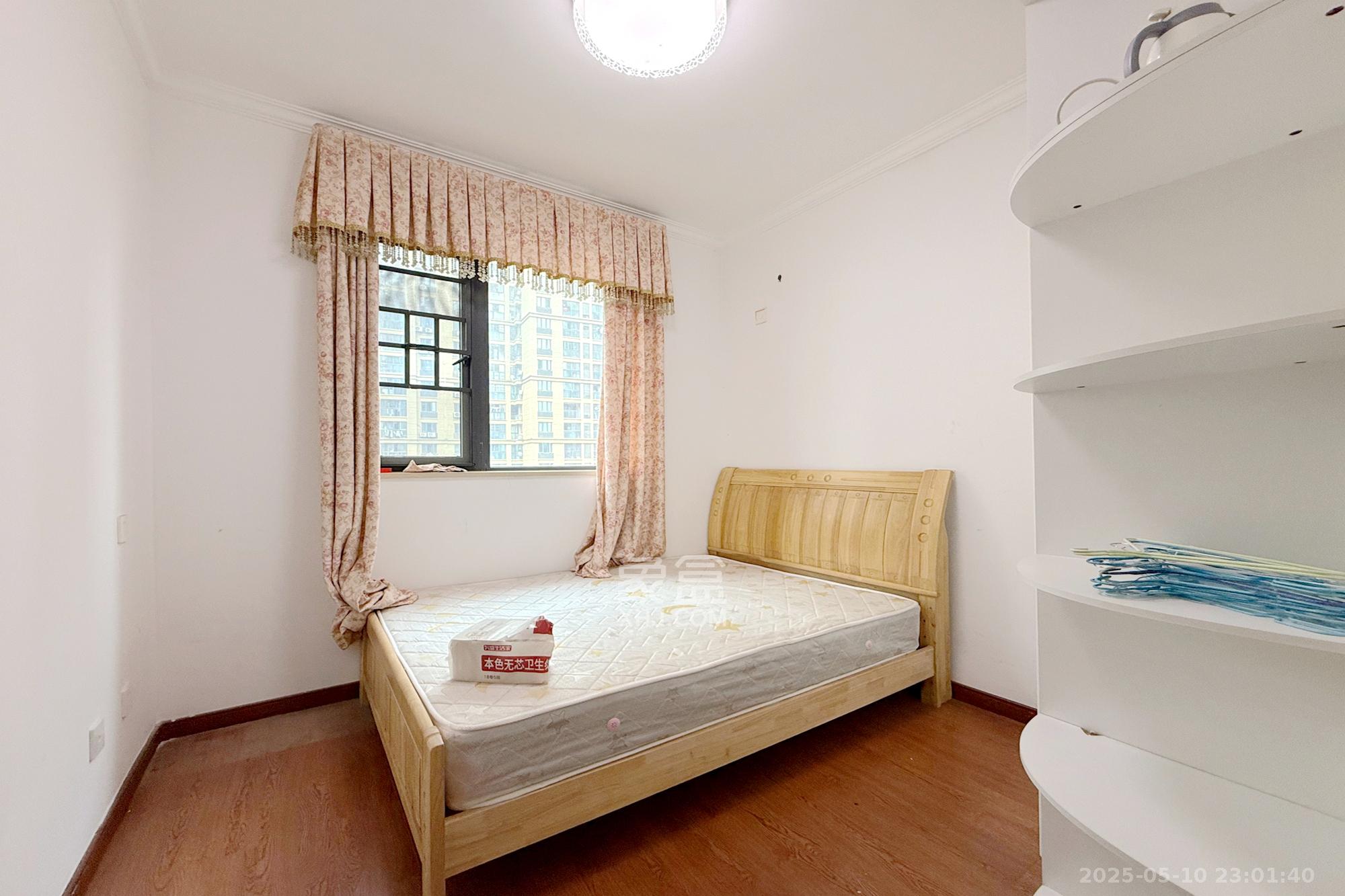 澳海澜庭 3室2厅1卫 65.0万 澳海澜庭 3室2厅1卫 65.0万卧室