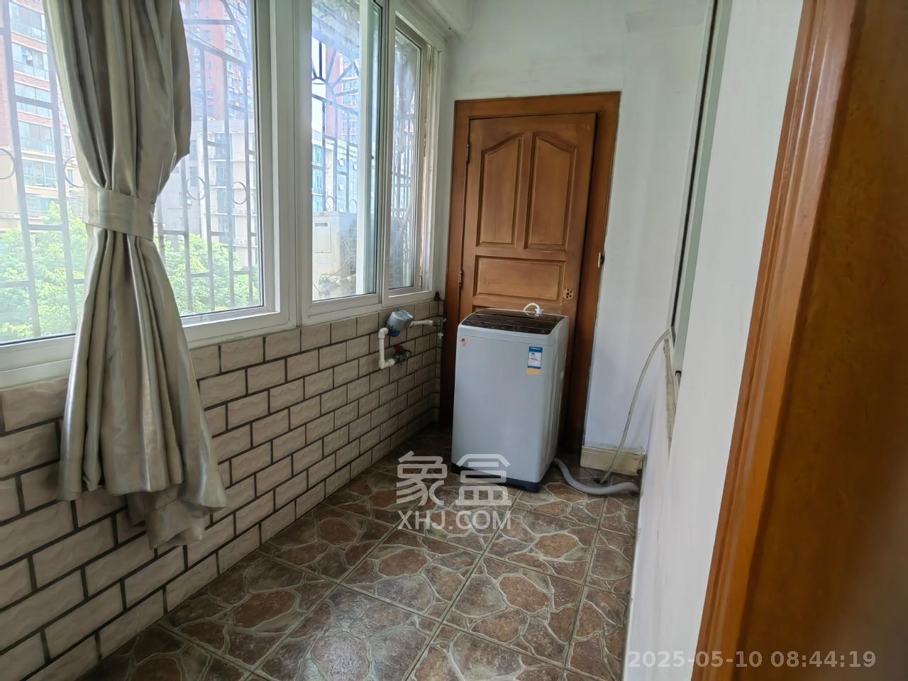 申湘花园 3室2厅2卫 2400.0元/月 申湘花园 3室2厅2卫 2400.0元/月室内图