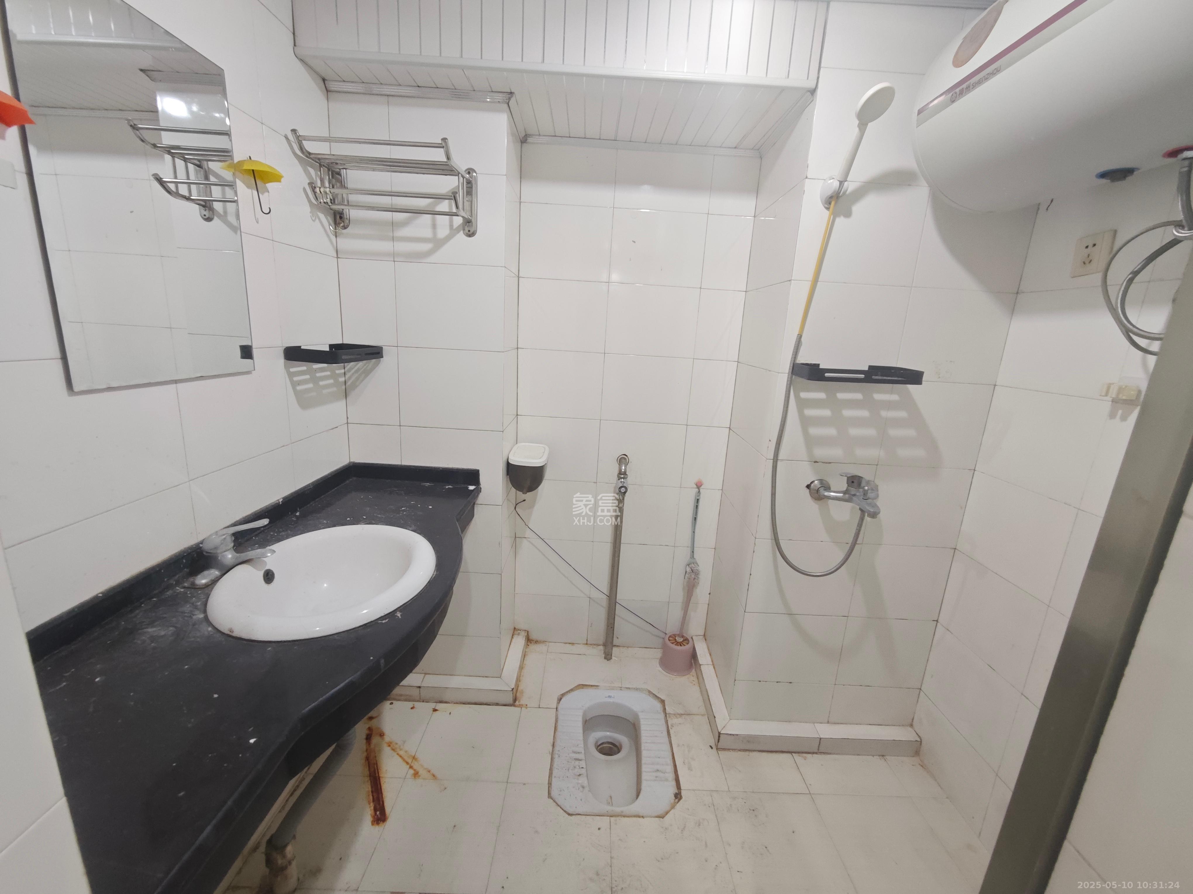 伍家岭生活广场 1室1厅1卫 1000.0元/月 伍家岭生活广场 1室1厅1卫 1000.0元/月室内图