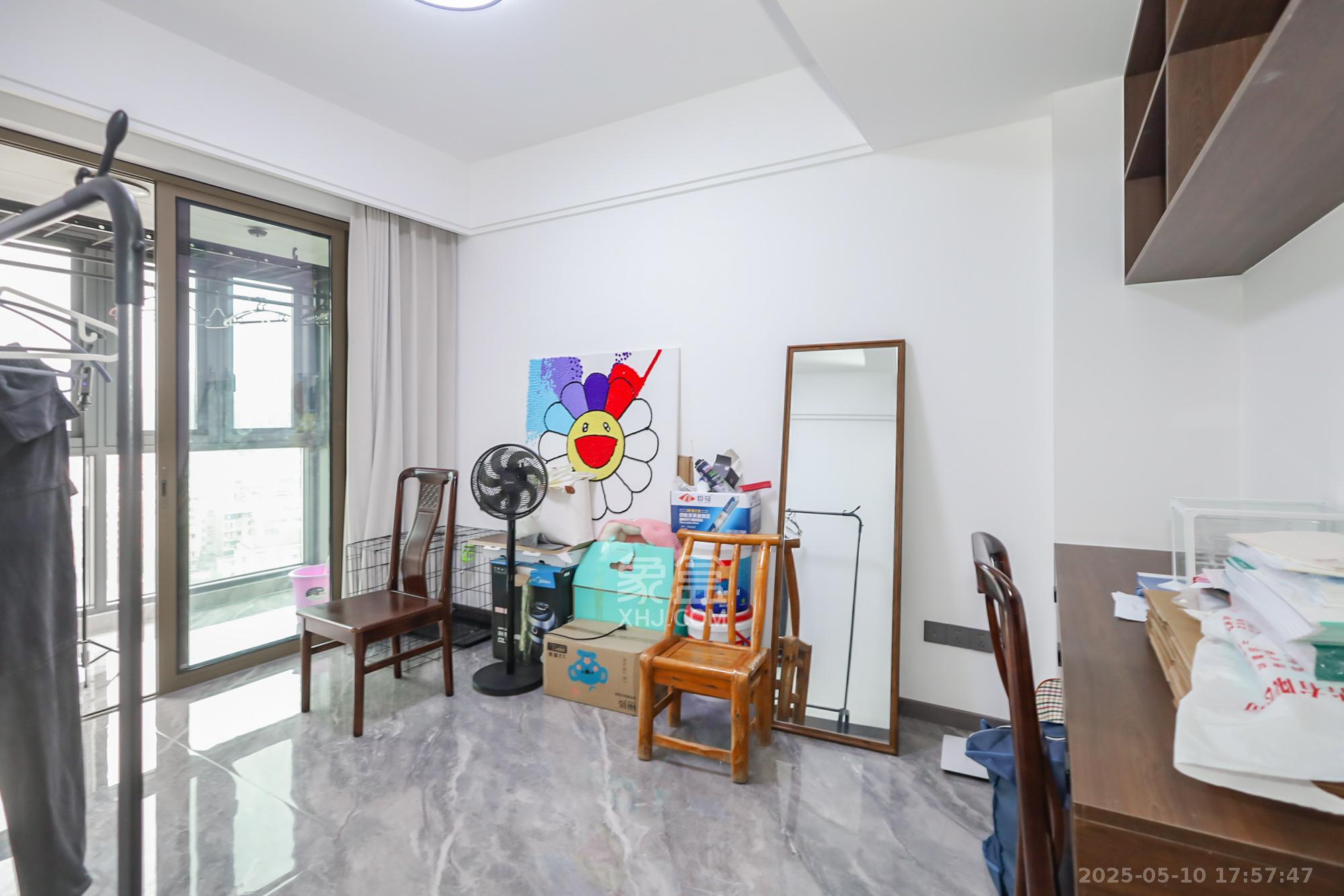 绿地湖湘中心  4室2厅2卫    330.0万 绿地湖湘中心  4室2厅2卫    330.0万卧室