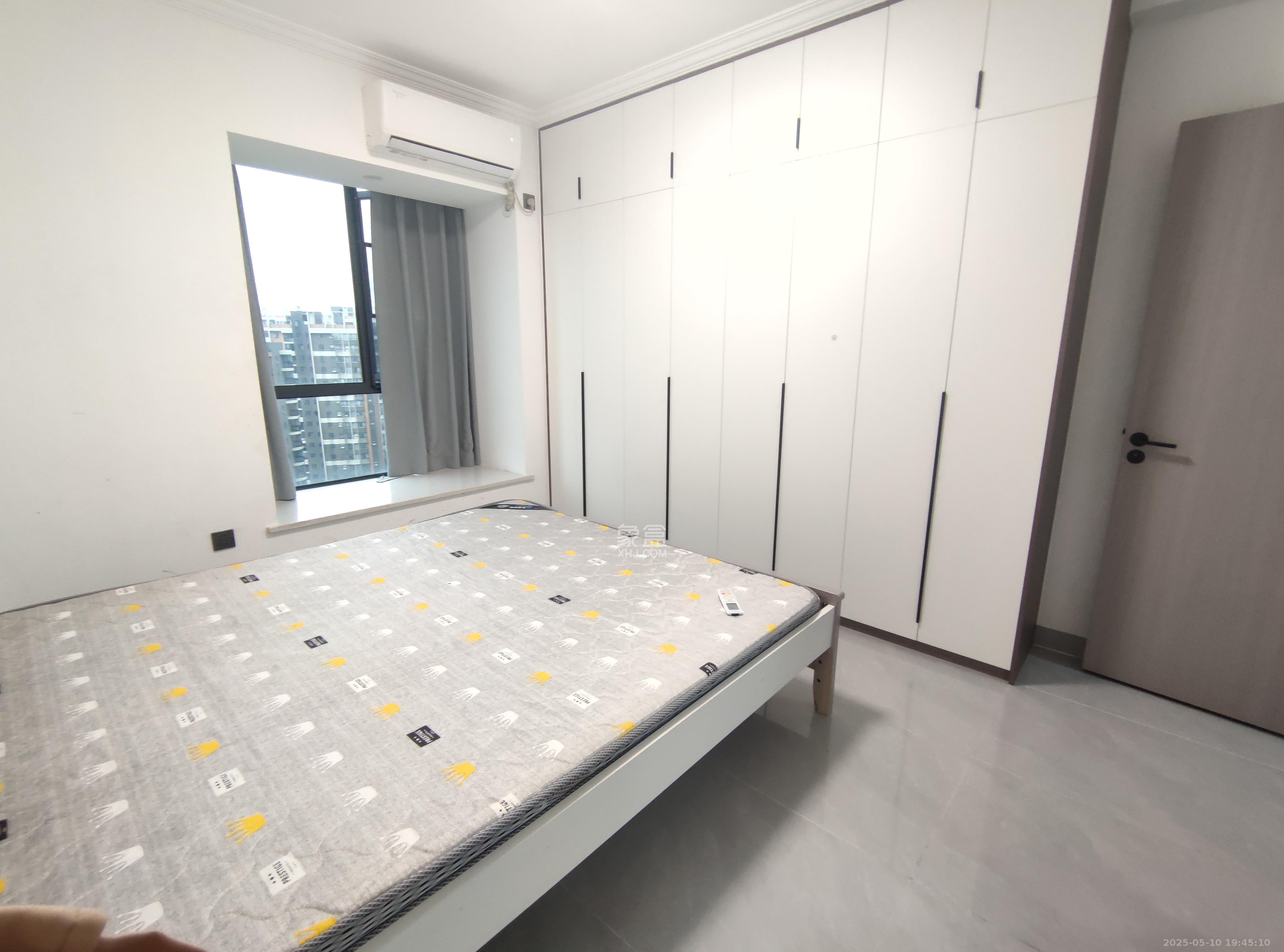 桃花嘉园  3室2厅2卫   2600.00元/月室内图