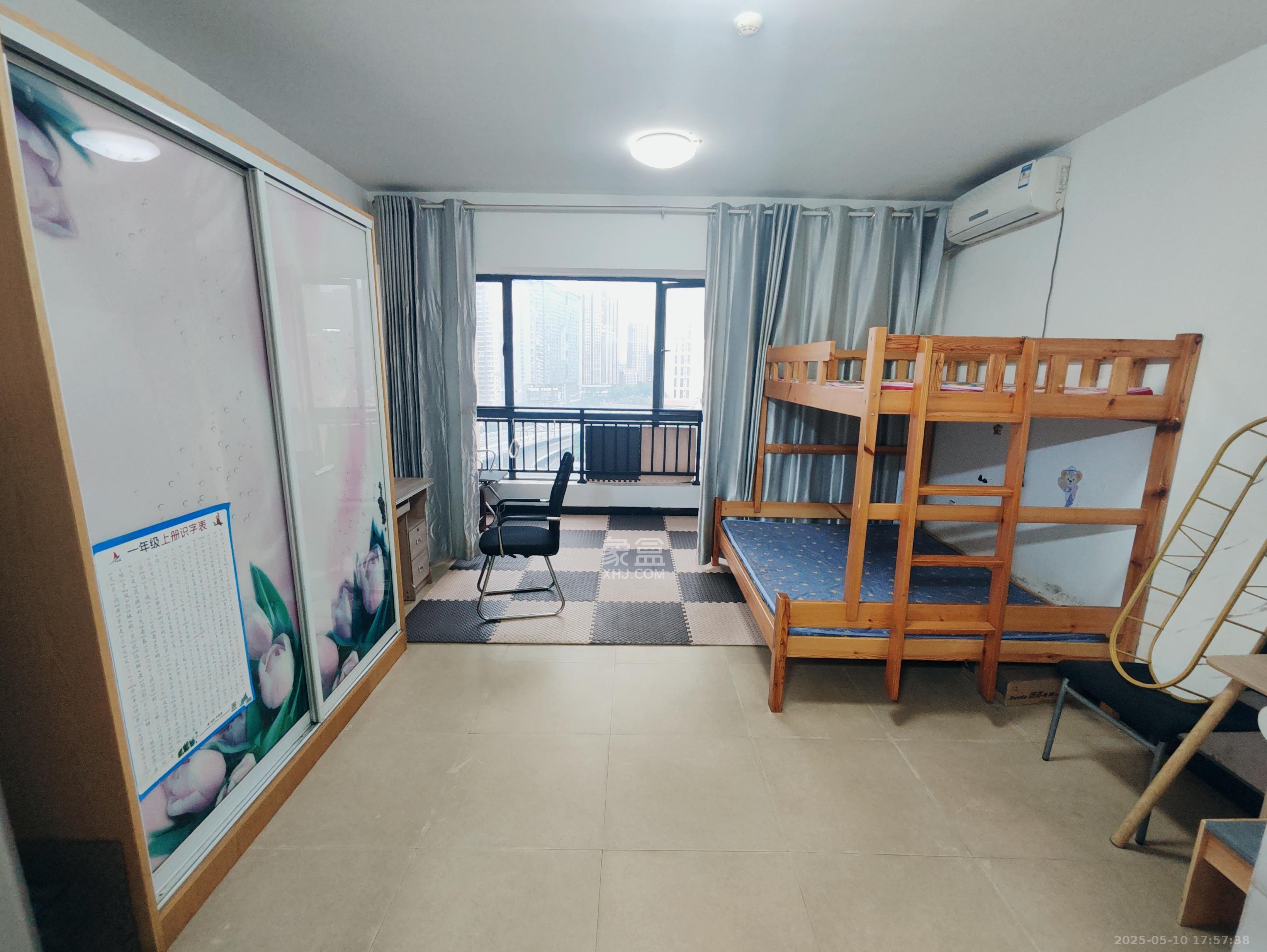剑桥名门  1室1厅1卫    1300.0元/月室内图1