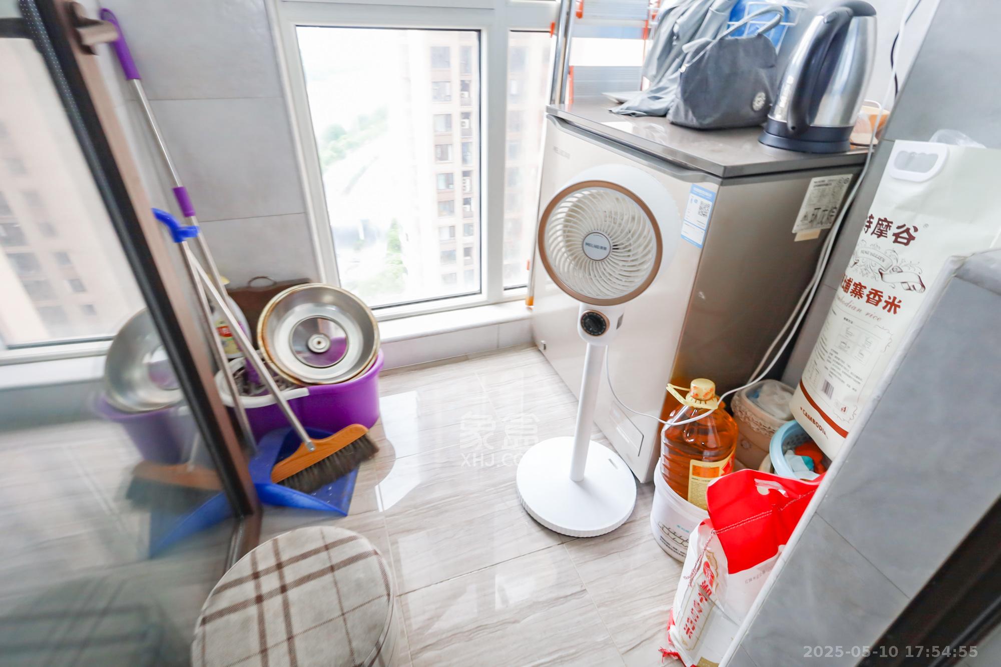 世茂外滩里(世茂铂翠湾三期)  4室2厅2卫    367.5万 世茂外滩里(世茂铂翠湾三期)  4室2厅2卫    367.5万阳台