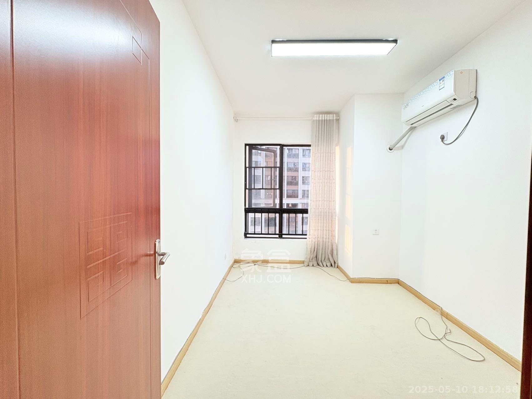 达美D6区  4室2厅3卫   4200.00元/月室内图