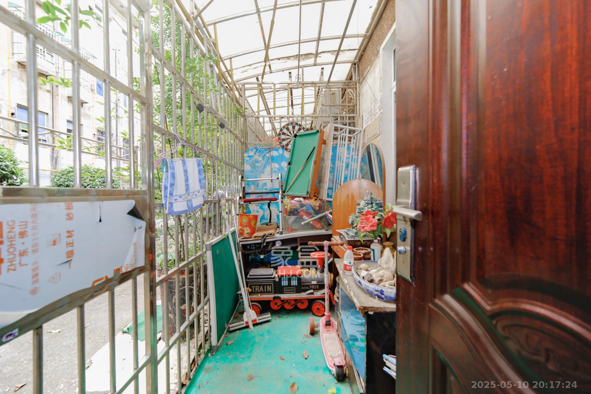 中建五局信和苑二区  2室2厅1卫   39.00万阳台